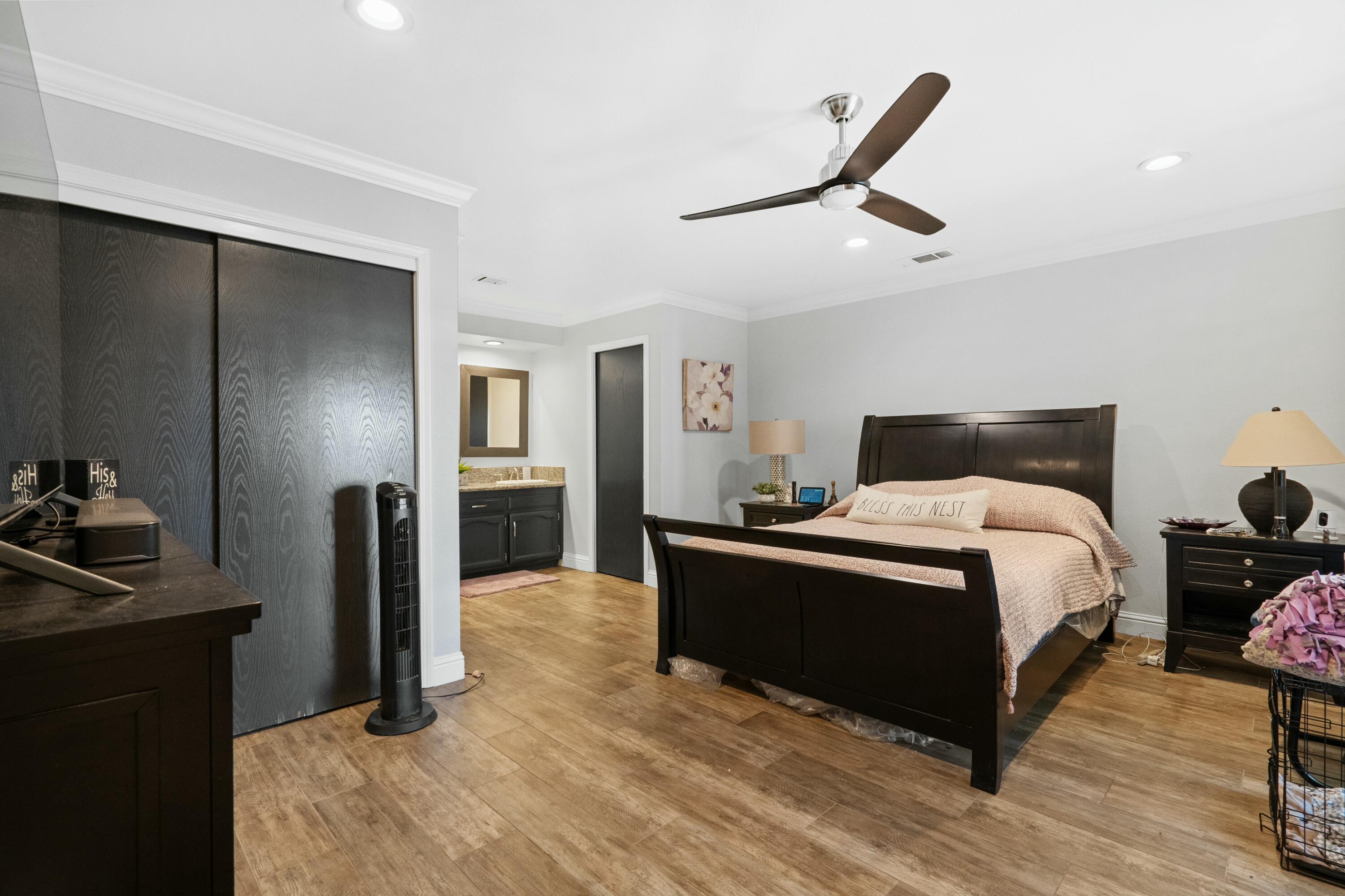 1103 N Vista St, Visalia, CA 93292