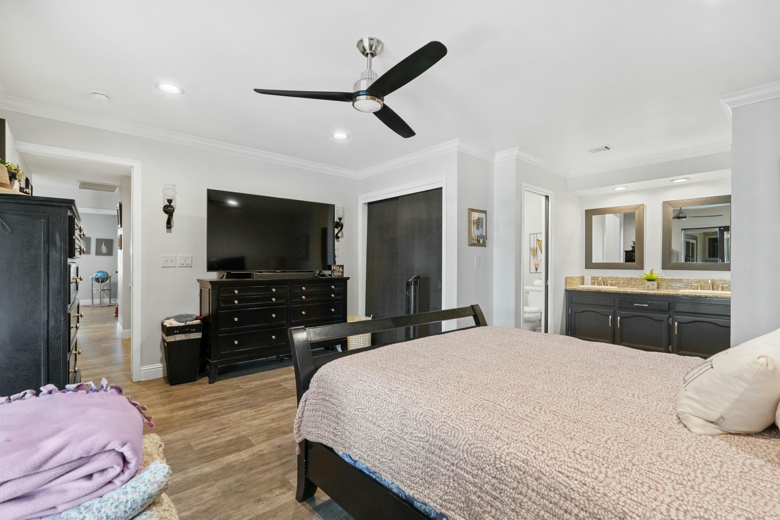 1103 N Vista St, Visalia, CA 93292