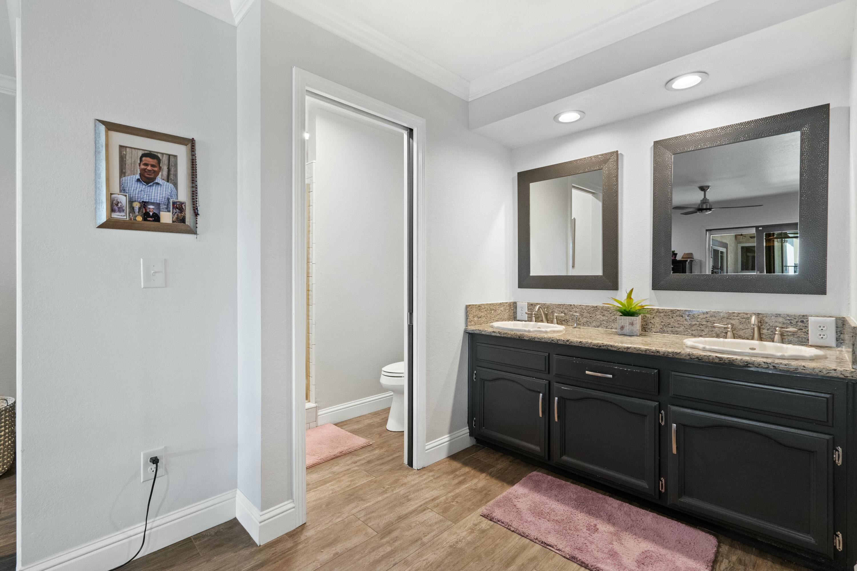 1103 N Vista St, Visalia, CA 93292