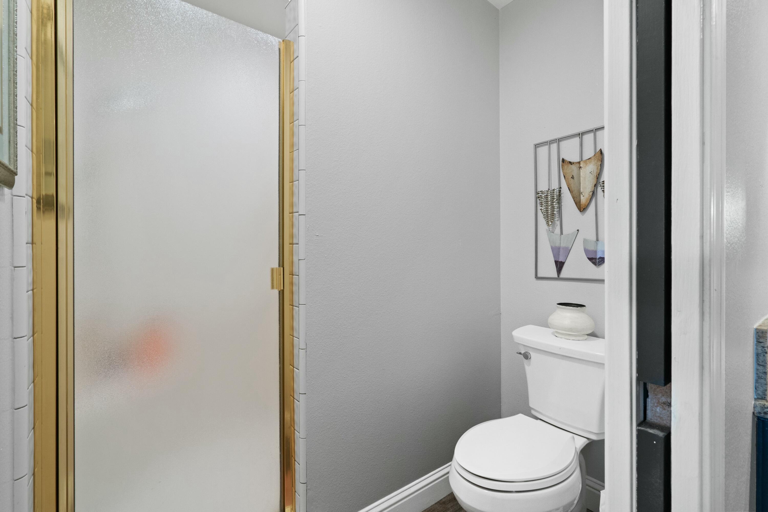 1103 N Vista St, Visalia, CA 93292