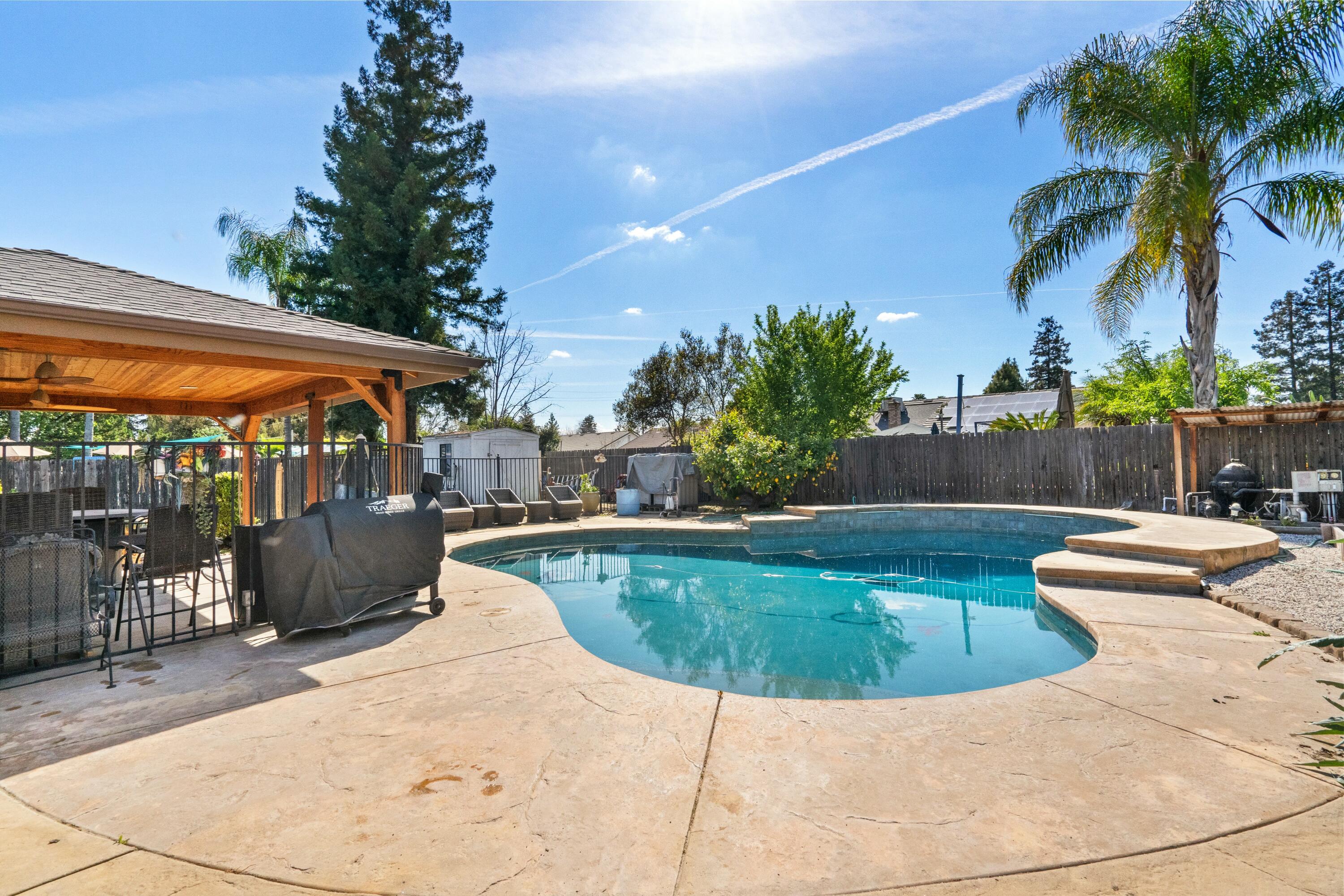 1103 N Vista St, Visalia, CA 93292