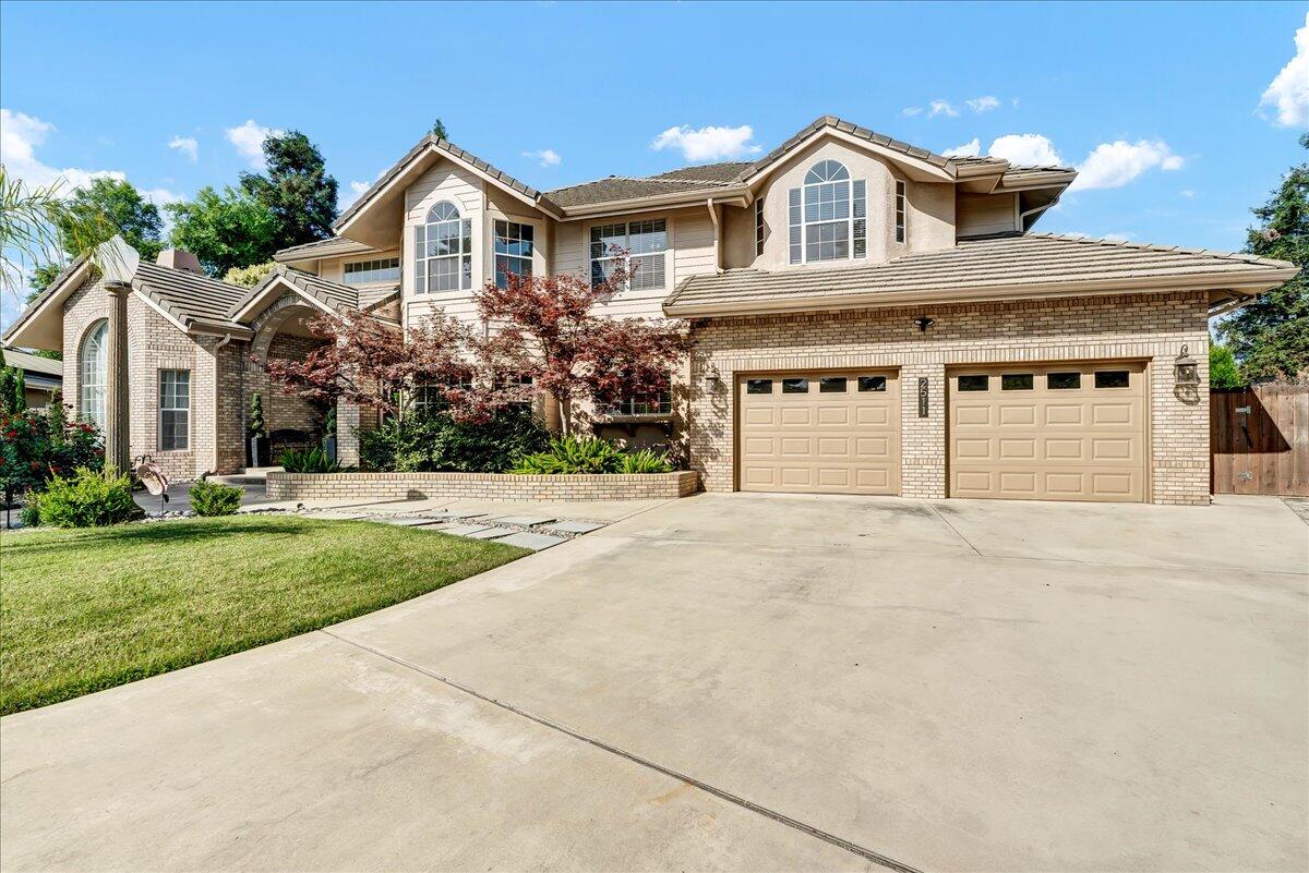 2511 E Harter Ct, Visalia, CA 93292