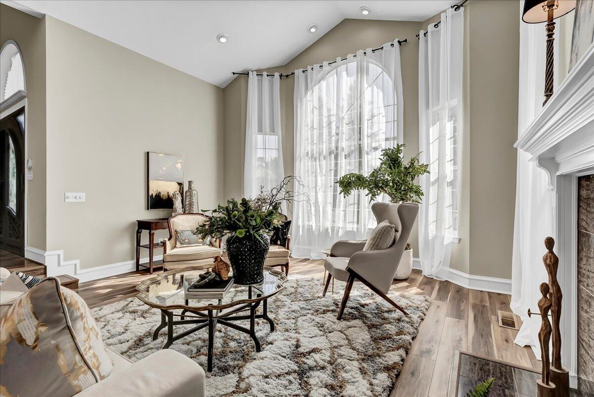 2511 E Harter Ct, Visalia, CA 93292