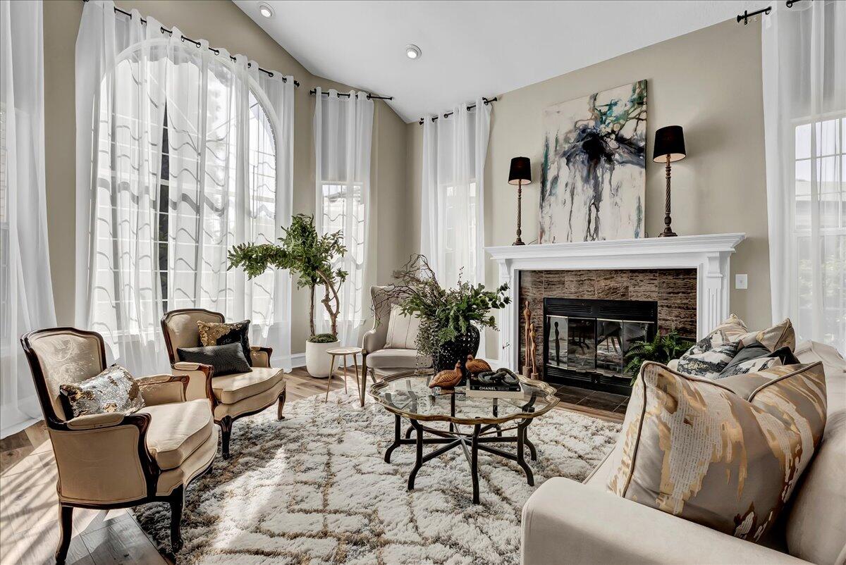 2511 E Harter Ct, Visalia, CA 93292