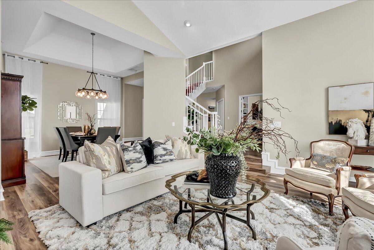 2511 E Harter Ct, Visalia, CA 93292