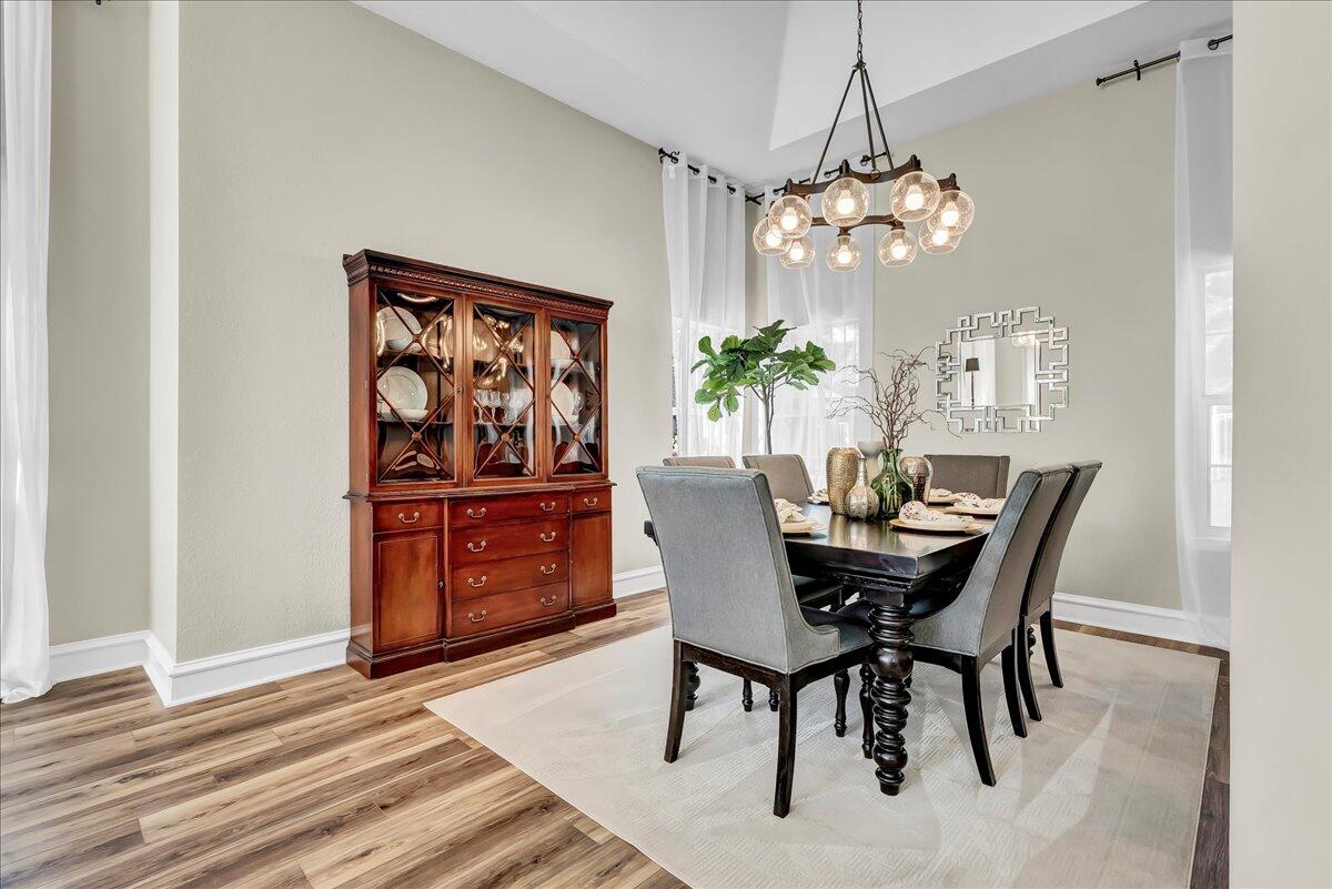 2511 E Harter Ct, Visalia, CA 93292