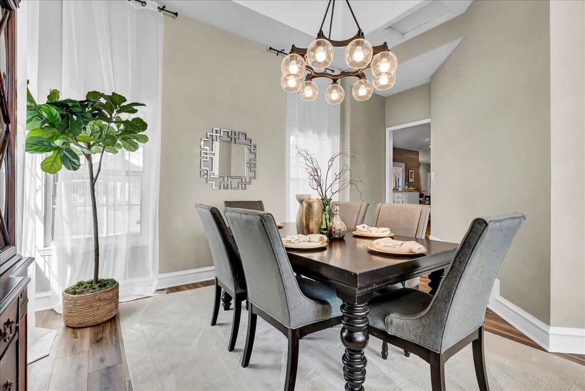 2511 E Harter Ct, Visalia, CA 93292