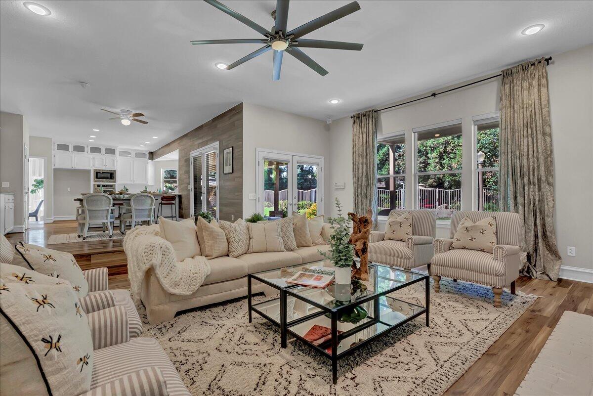 2511 E Harter Ct, Visalia, CA 93292