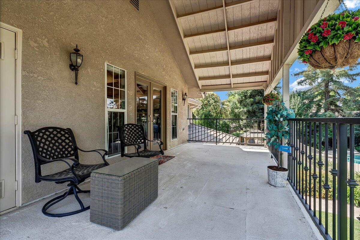 2511 E Harter Ct, Visalia, CA 93292