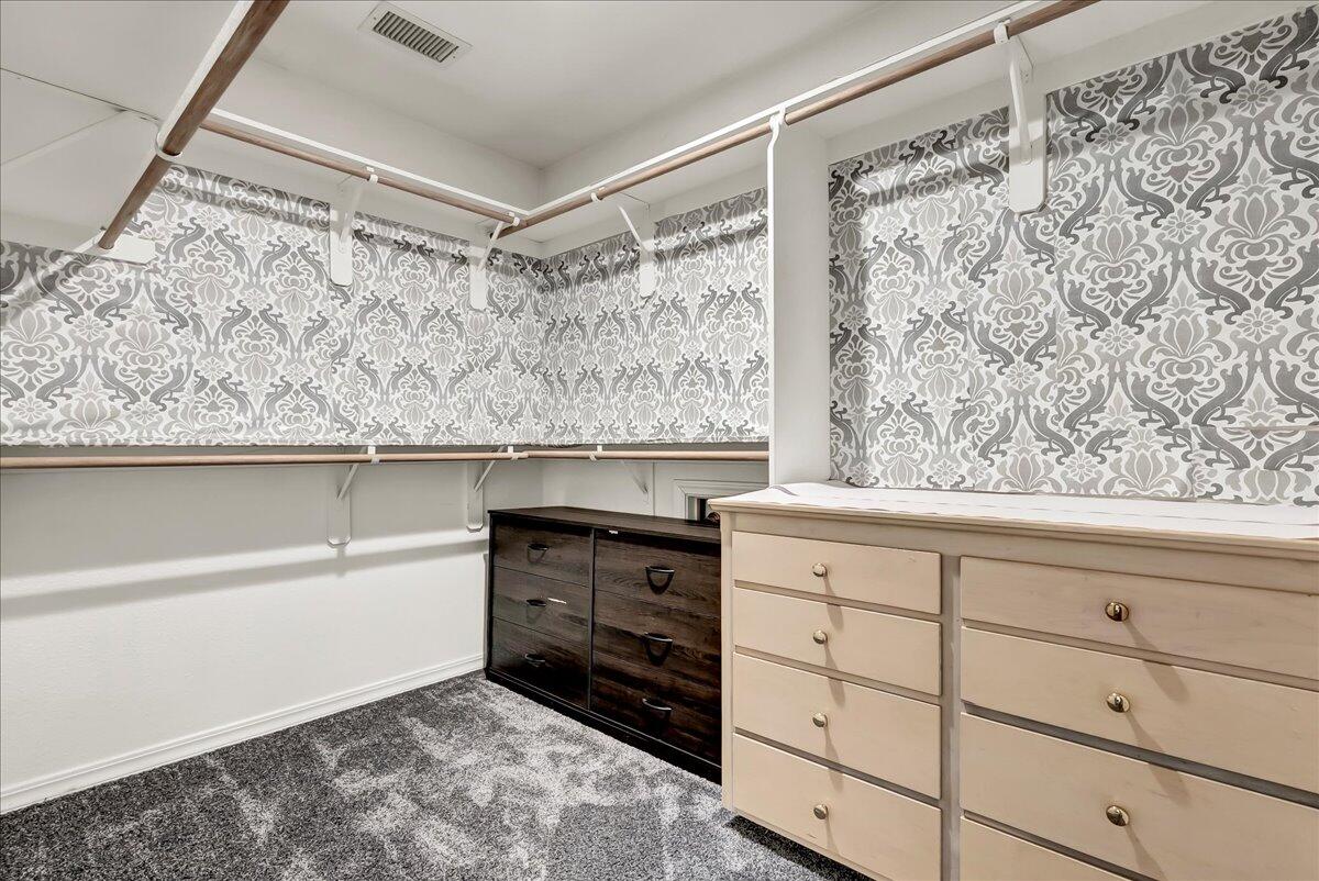 2511 E Harter Ct, Visalia, CA 93292