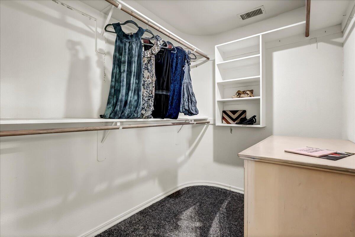 2511 E Harter Ct, Visalia, CA 93292