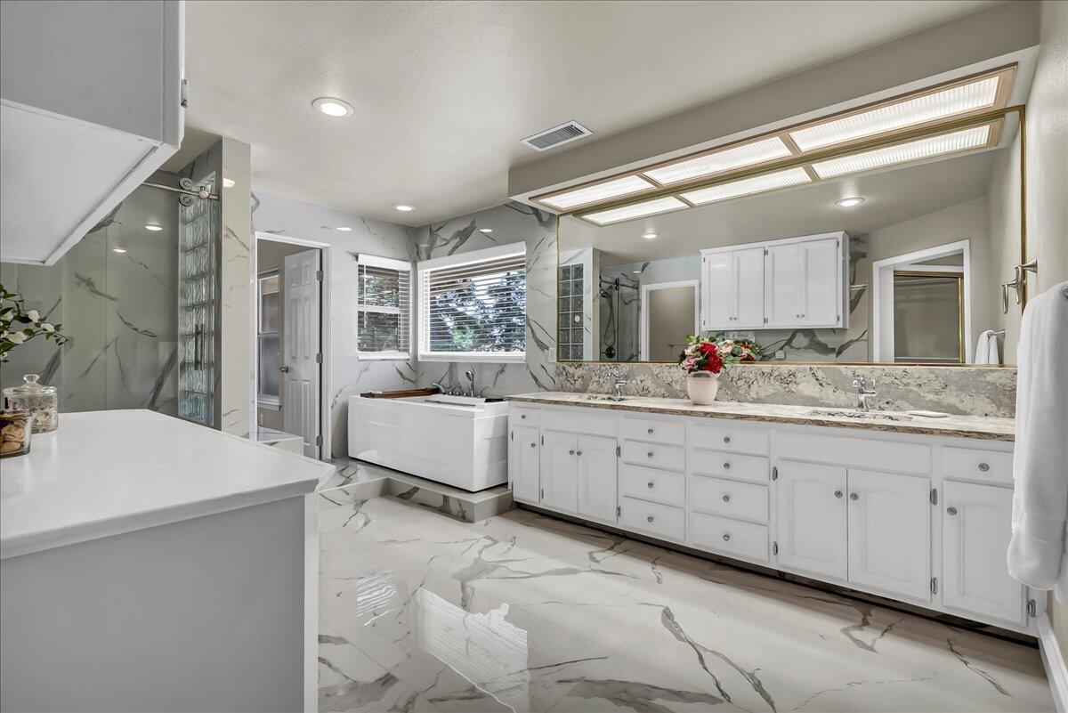 2511 E Harter Ct, Visalia, CA 93292