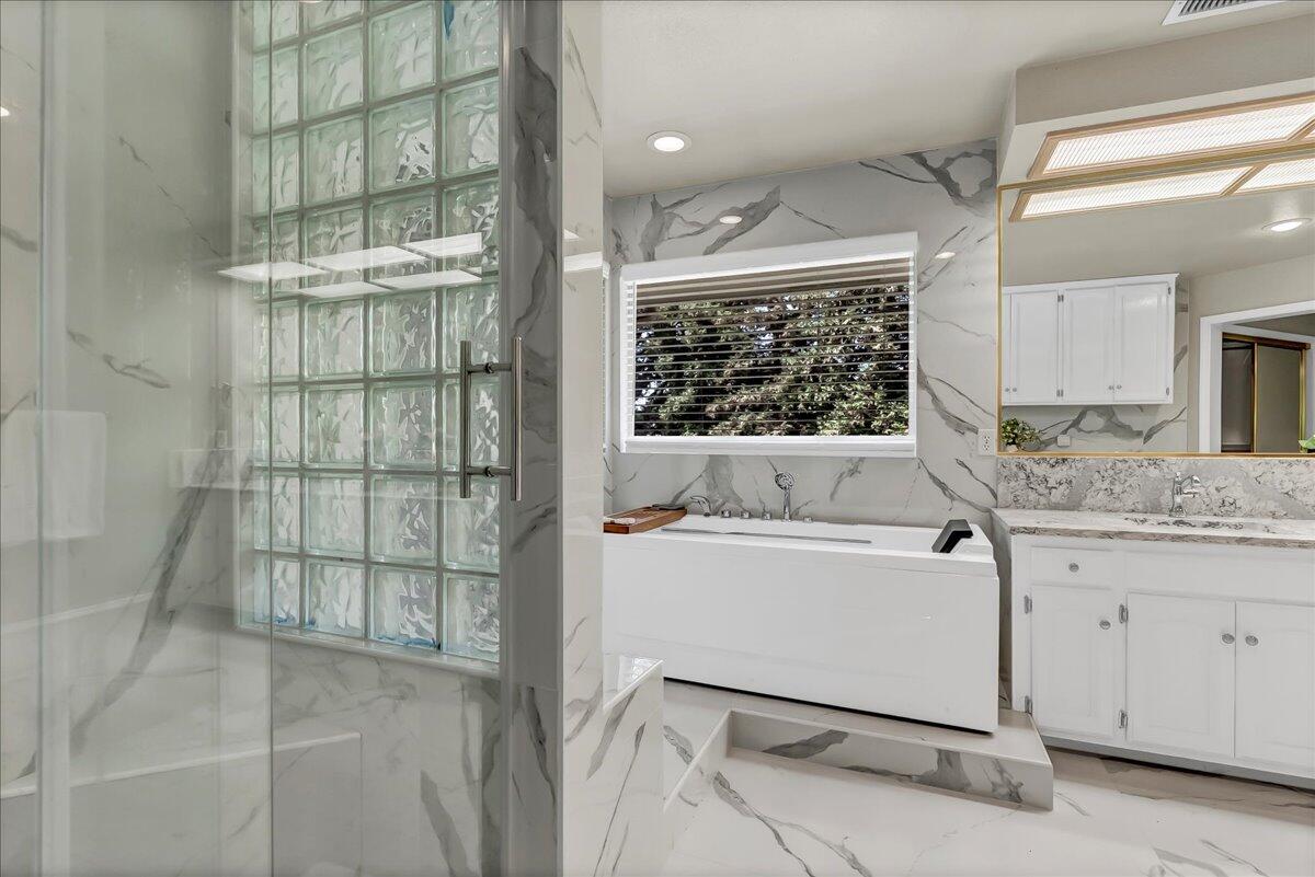 2511 E Harter Ct, Visalia, CA 93292