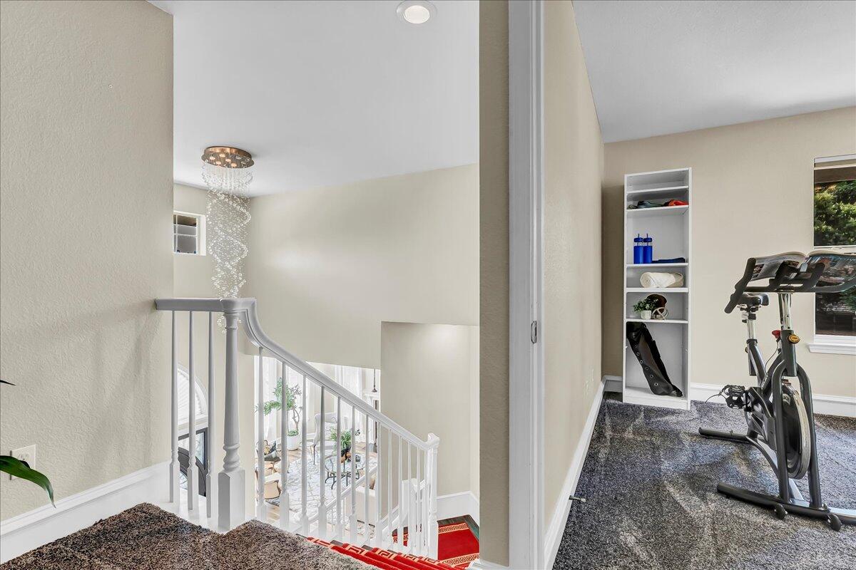 2511 E Harter Ct, Visalia, CA 93292