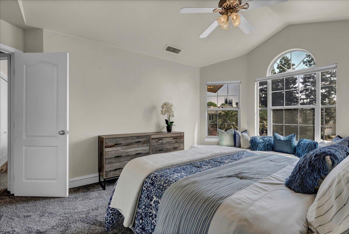 2511 E Harter Ct, Visalia, CA 93292