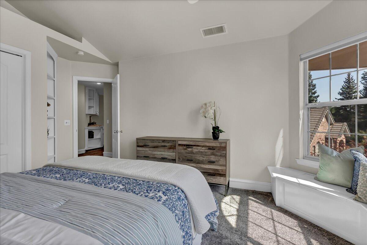 2511 E Harter Ct, Visalia, CA 93292