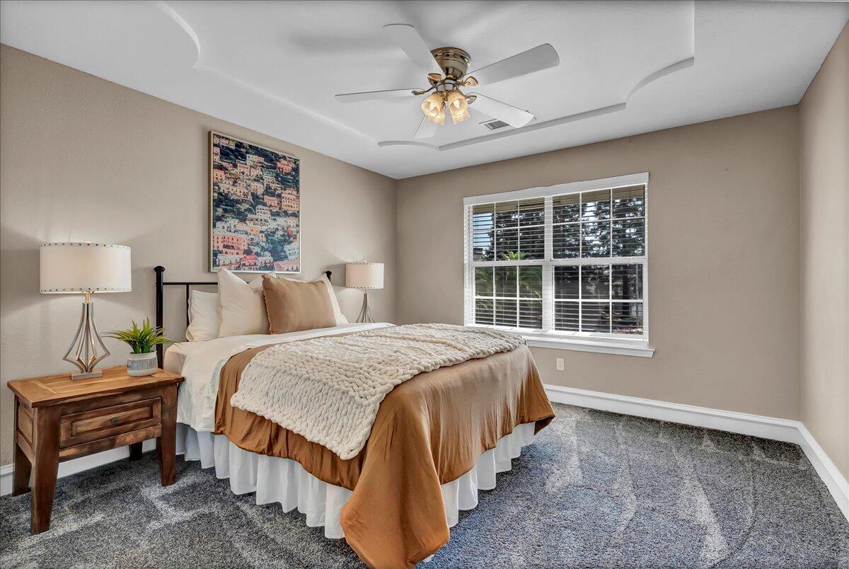 2511 E Harter Ct, Visalia, CA 93292