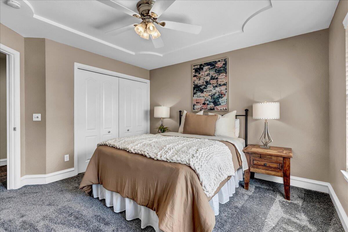 2511 E Harter Ct, Visalia, CA 93292