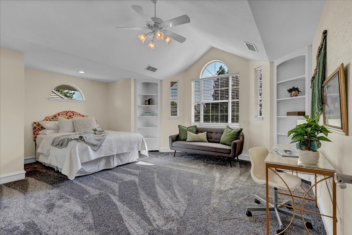 2511 E Harter Ct, Visalia, CA 93292