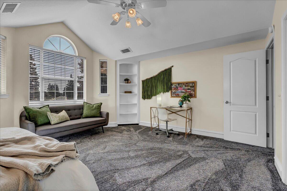 2511 E Harter Ct, Visalia, CA 93292