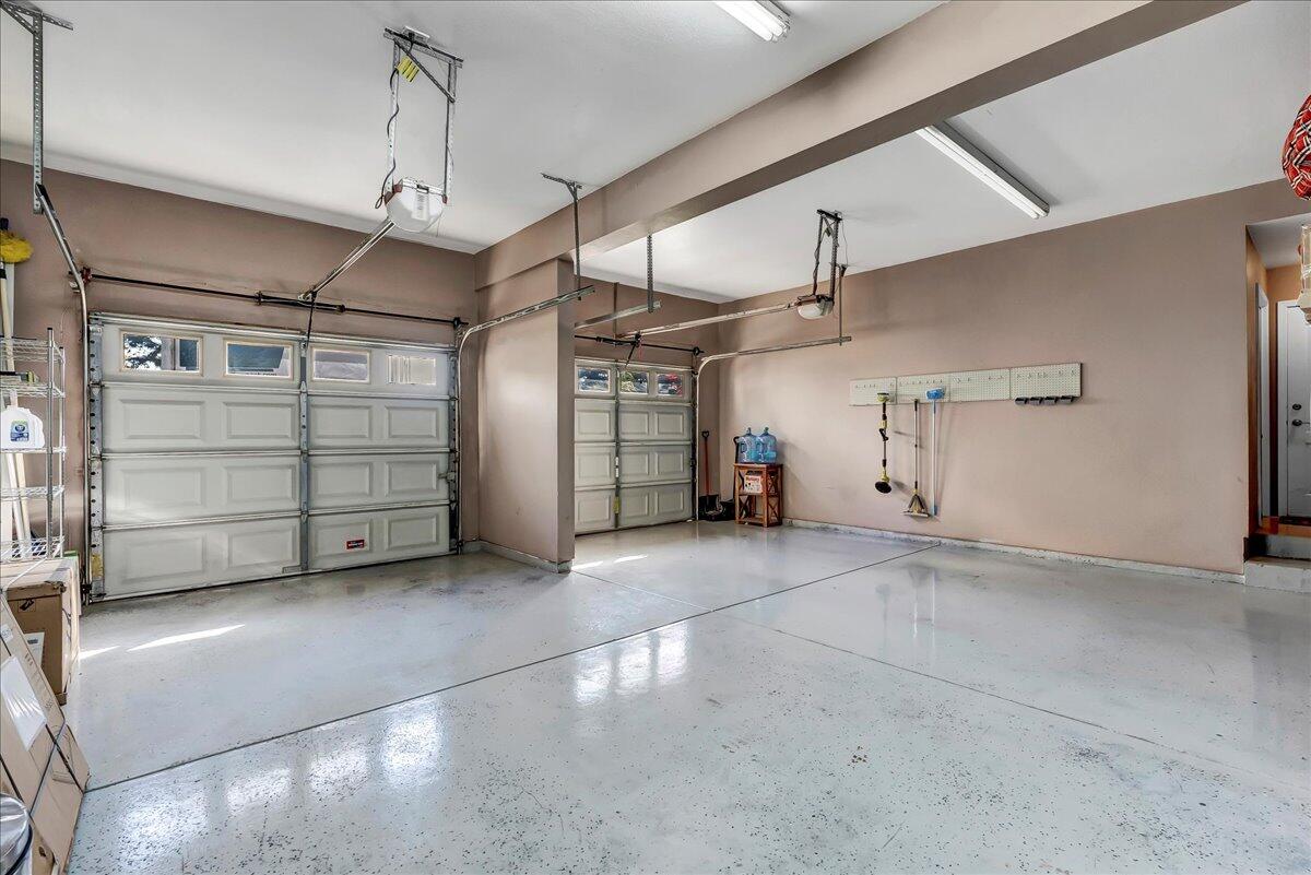 2511 E Harter Ct, Visalia, CA 93292