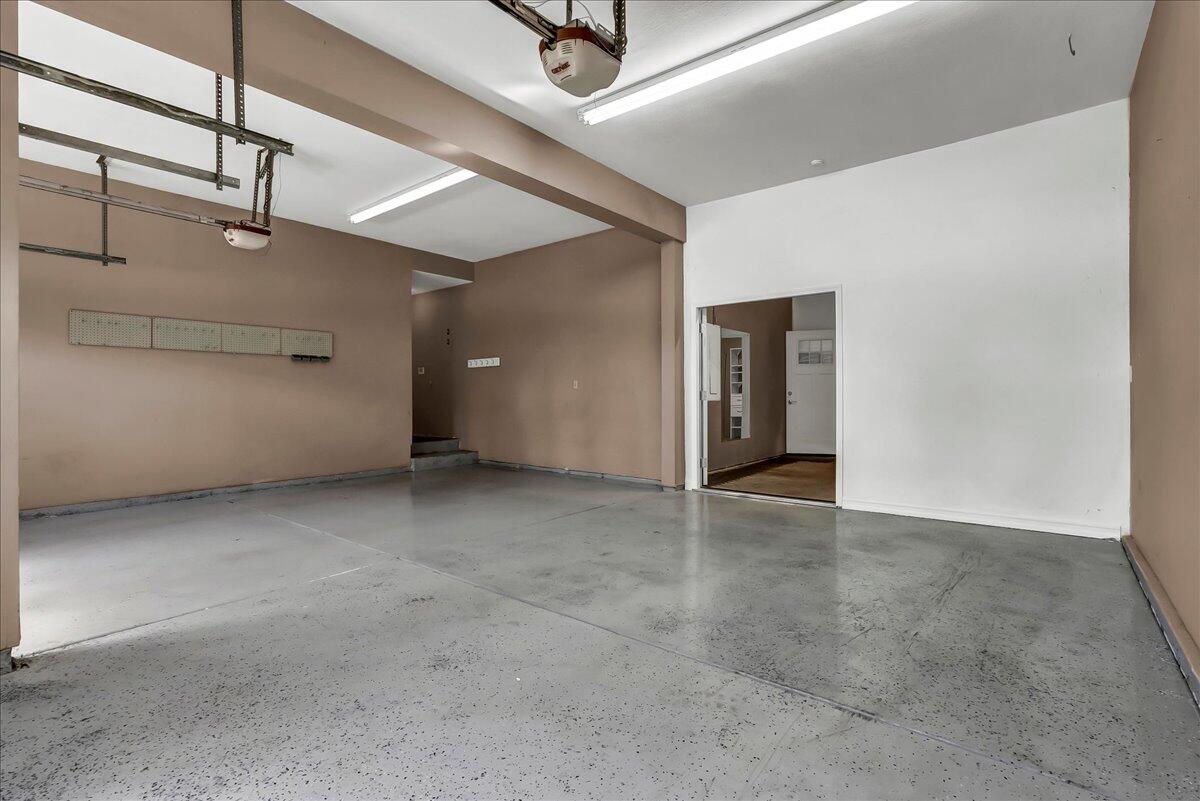 2511 E Harter Ct, Visalia, CA 93292