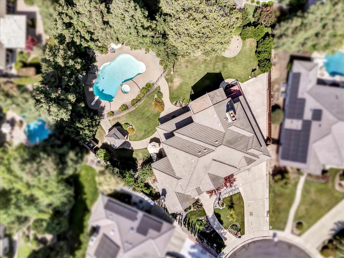 2511 E Harter Ct, Visalia, CA 93292