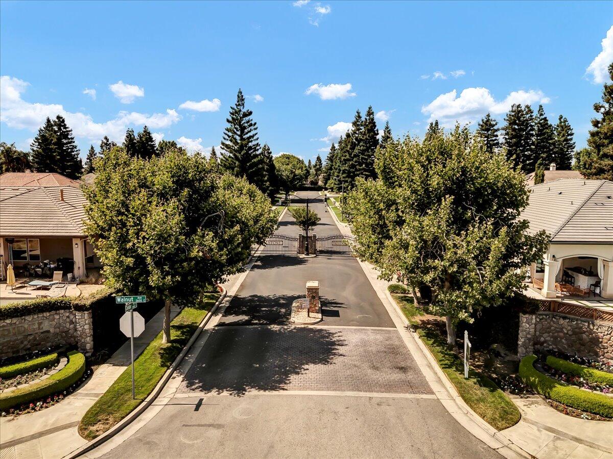 2511 E Harter Ct, Visalia, CA 93292