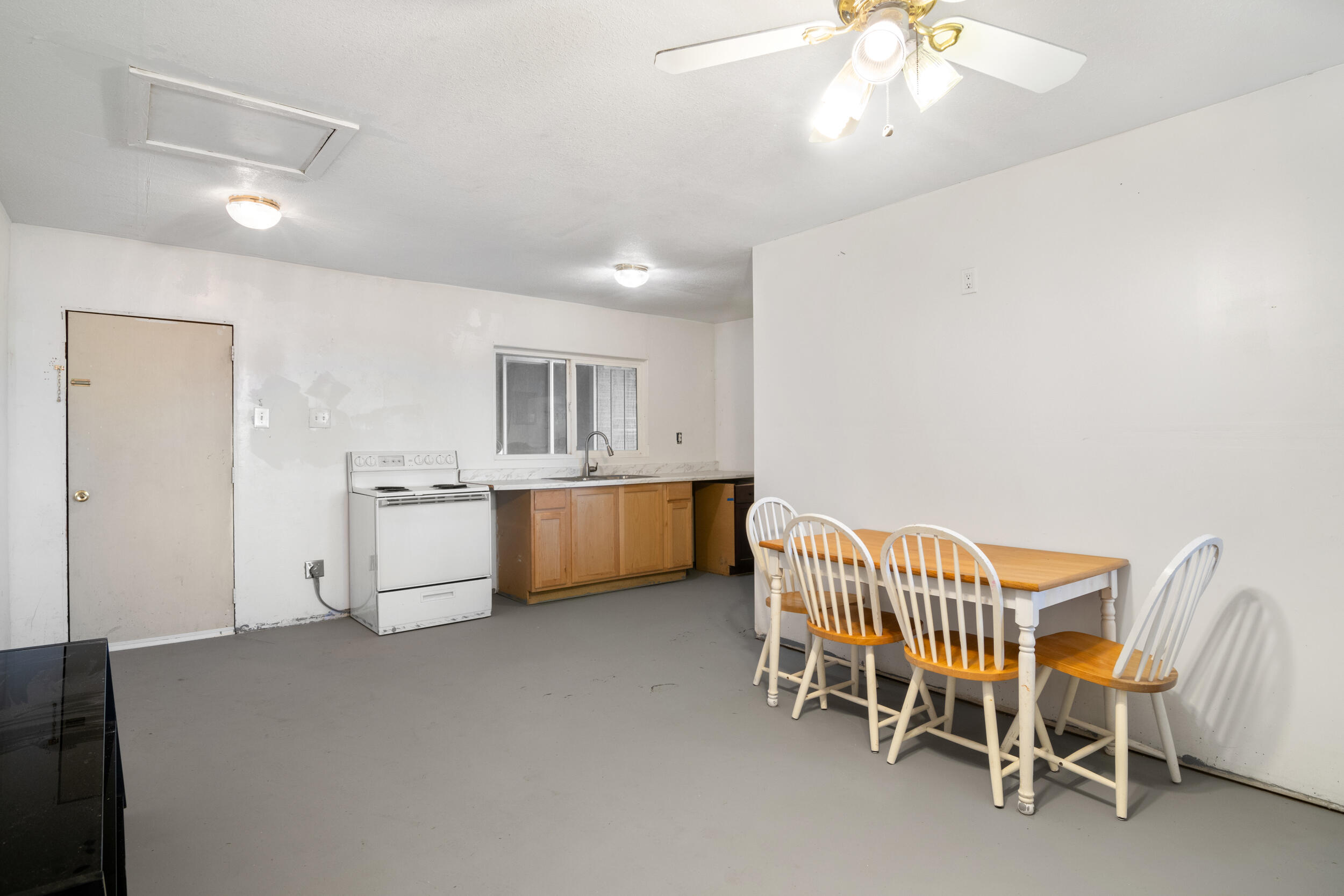 30500 Road 72 #A, Visalia, CA 93291