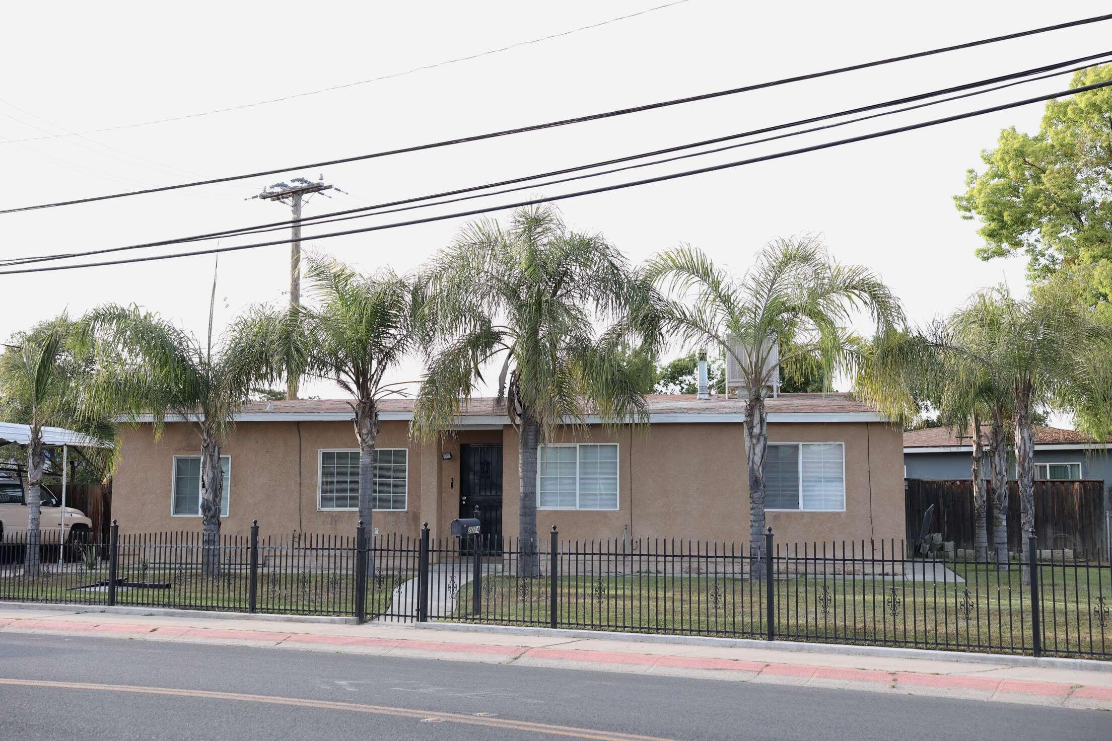 2014 W Houston Ave, Visalia, CA 93291