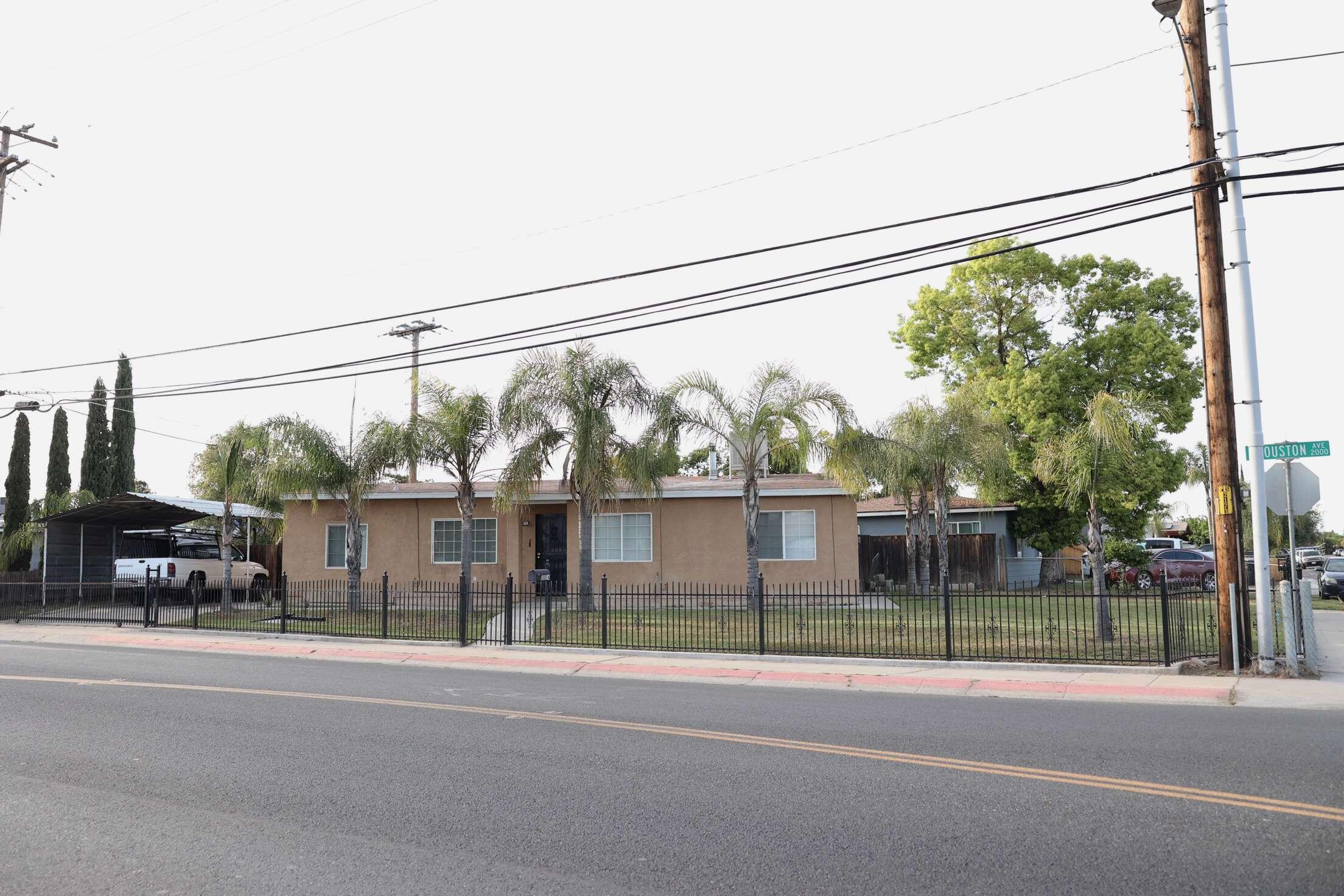 2014 W Houston Ave, Visalia, CA 93291