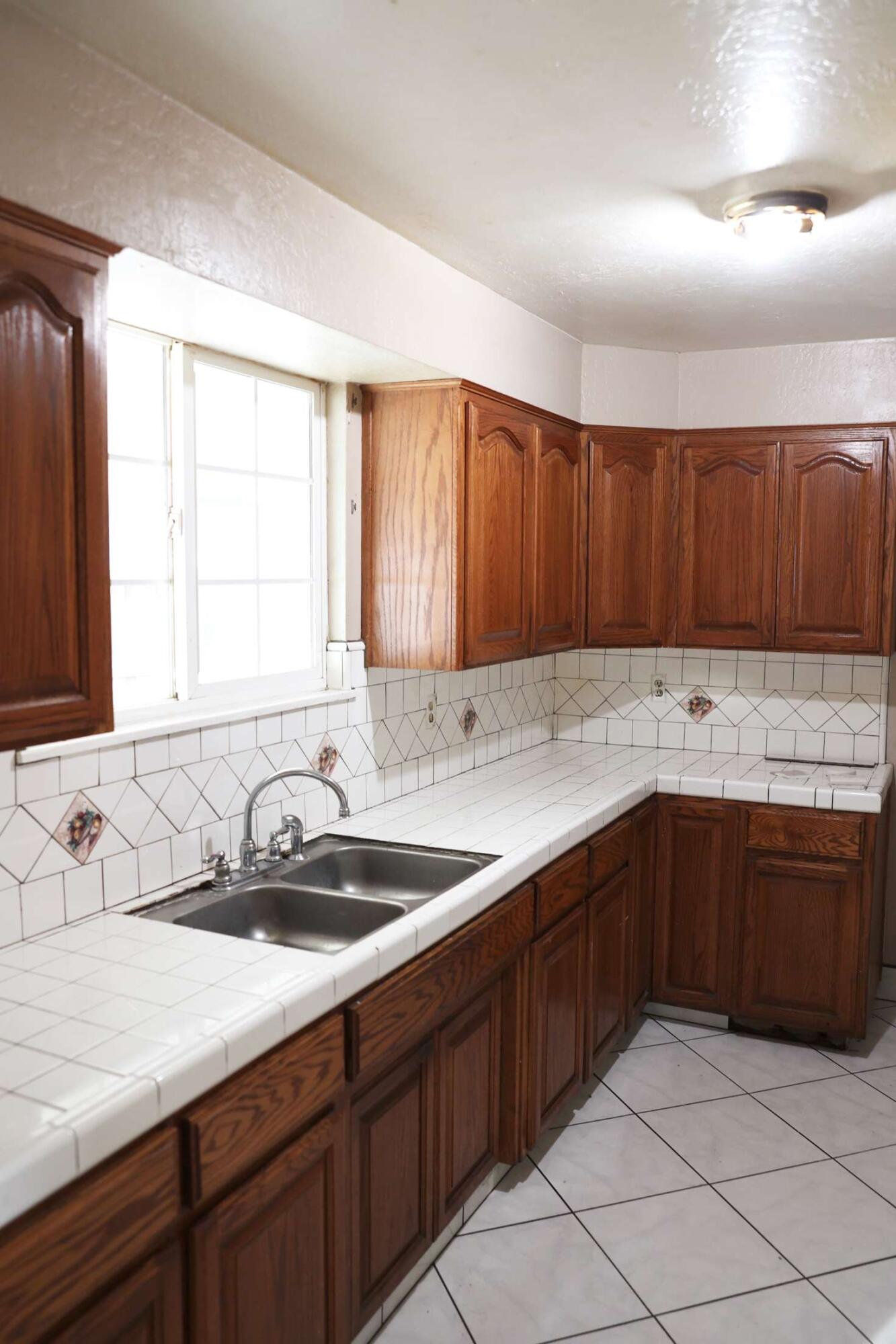 2014 W Houston Ave, Visalia, CA 93291