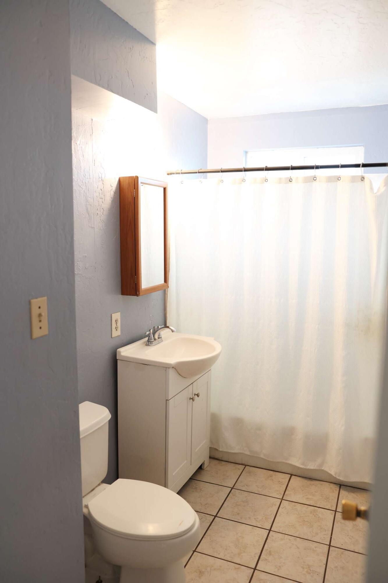 2014 W Houston Ave, Visalia, CA 93291