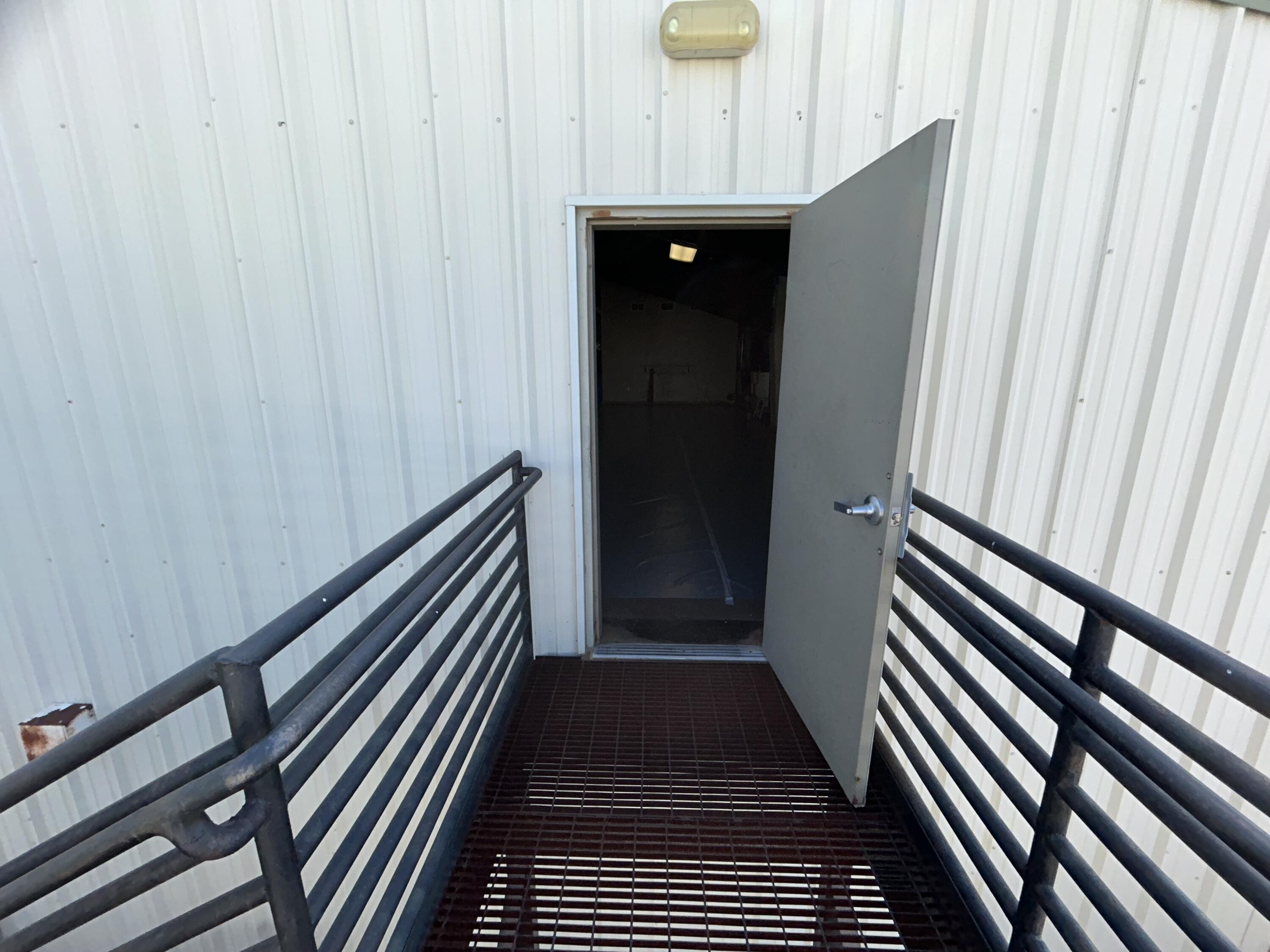 1129 E Batavia Ct, Tulare, CA 93274