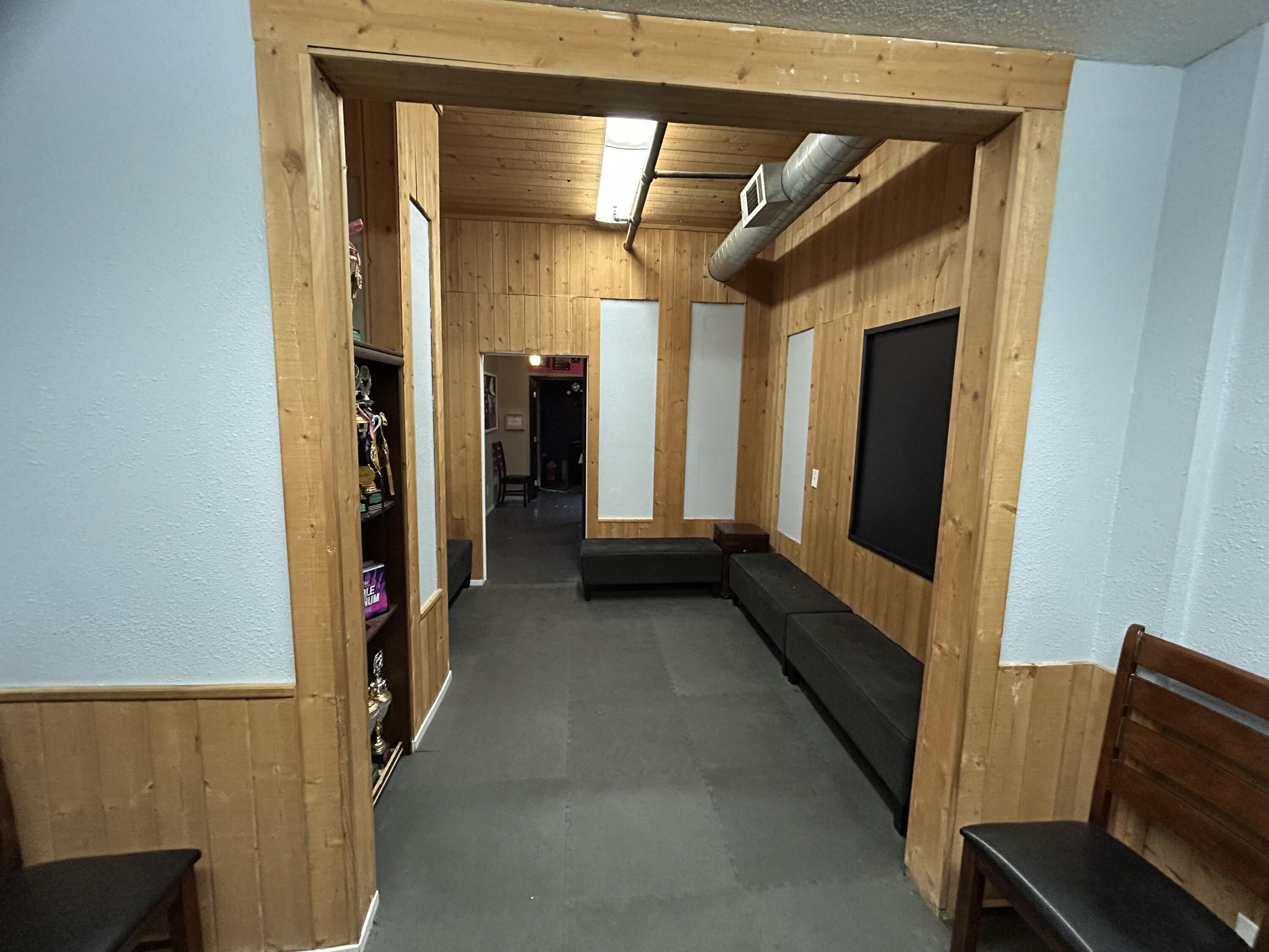 1129 E Batavia Ct, Tulare, CA 93274