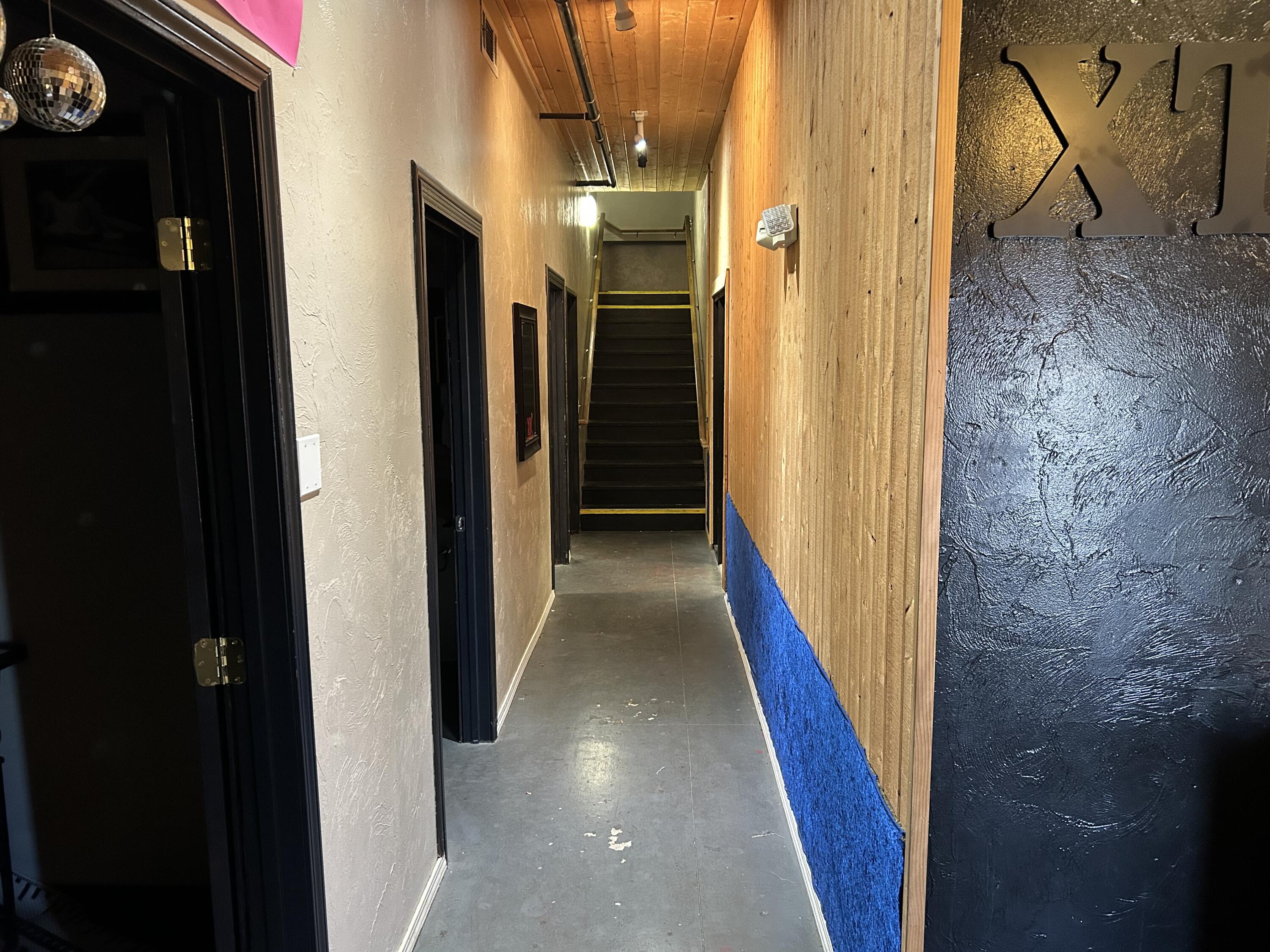 1129 E Batavia Ct, Tulare, CA 93274