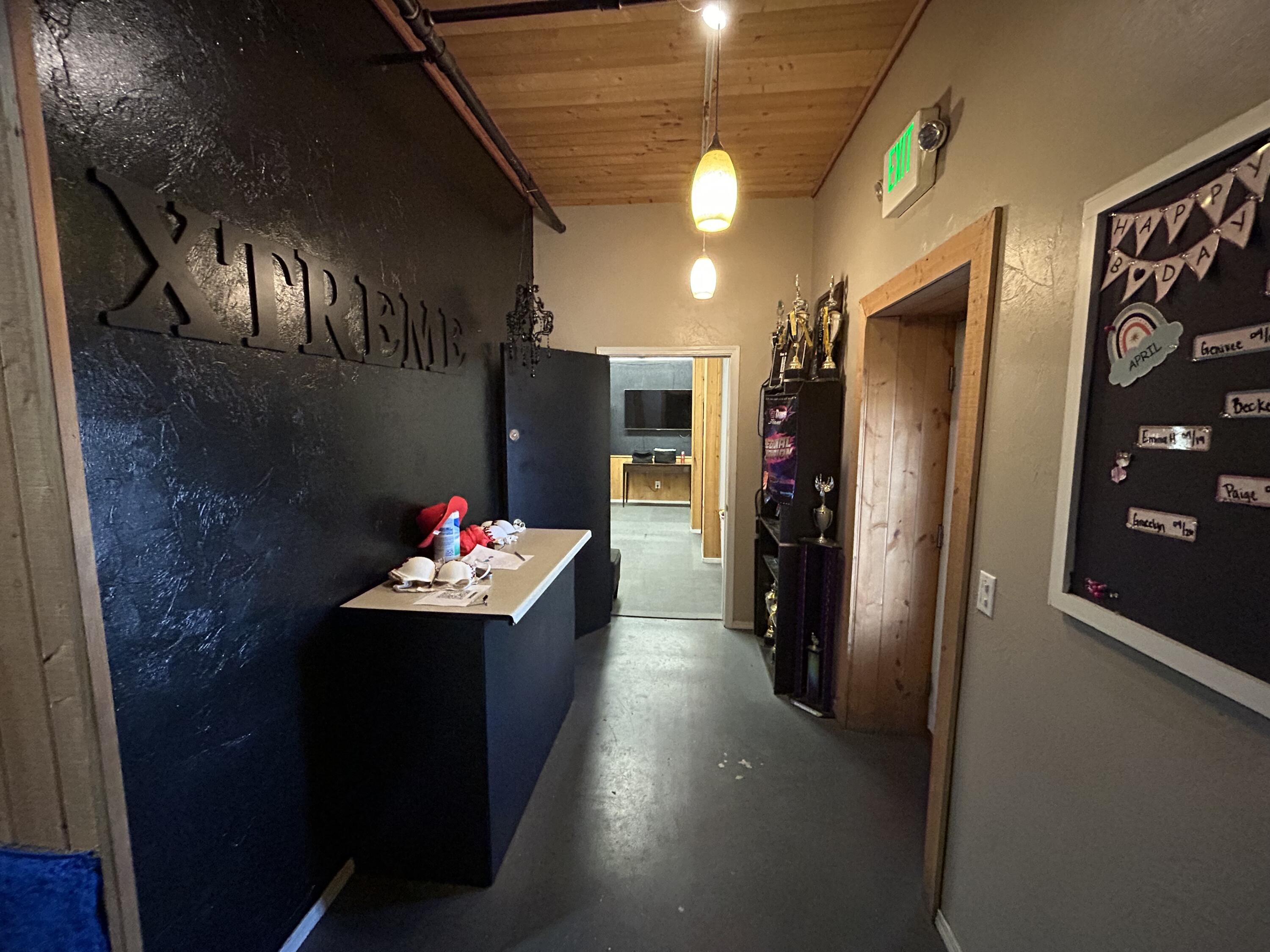 1129 E Batavia Ct, Tulare, CA 93274