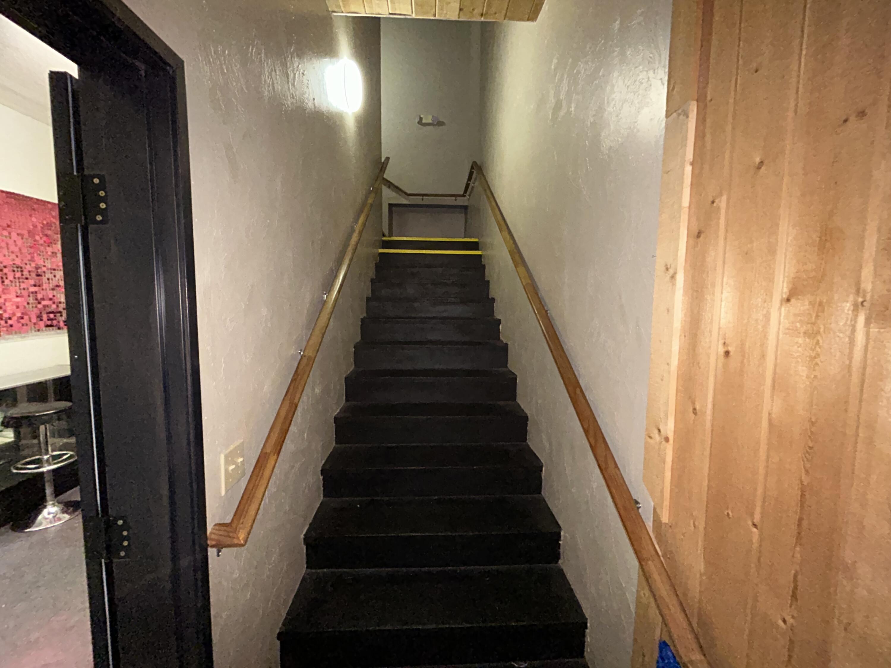 1129 E Batavia Ct, Tulare, CA 93274