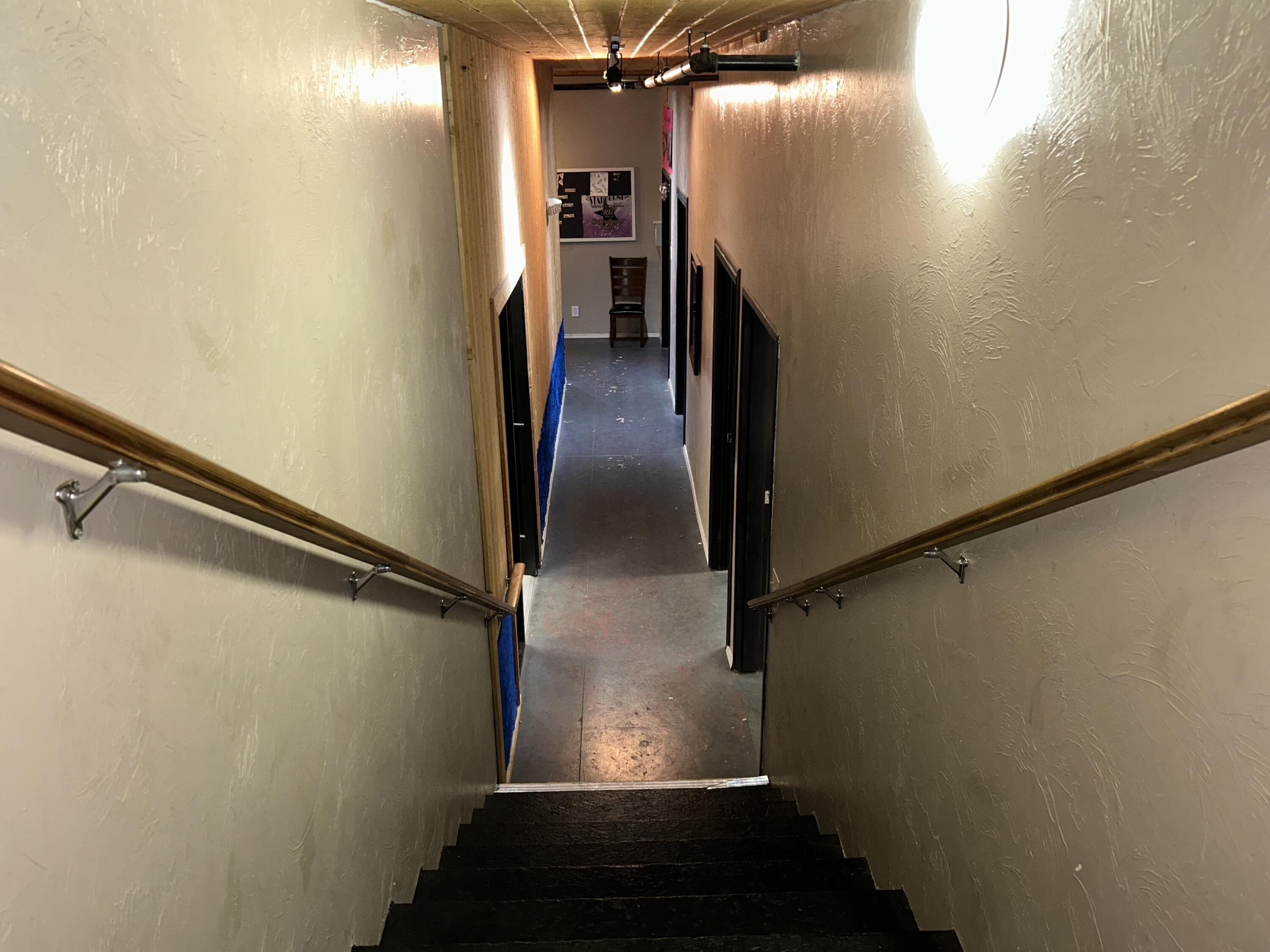 1129 E Batavia Ct, Tulare, CA 93274