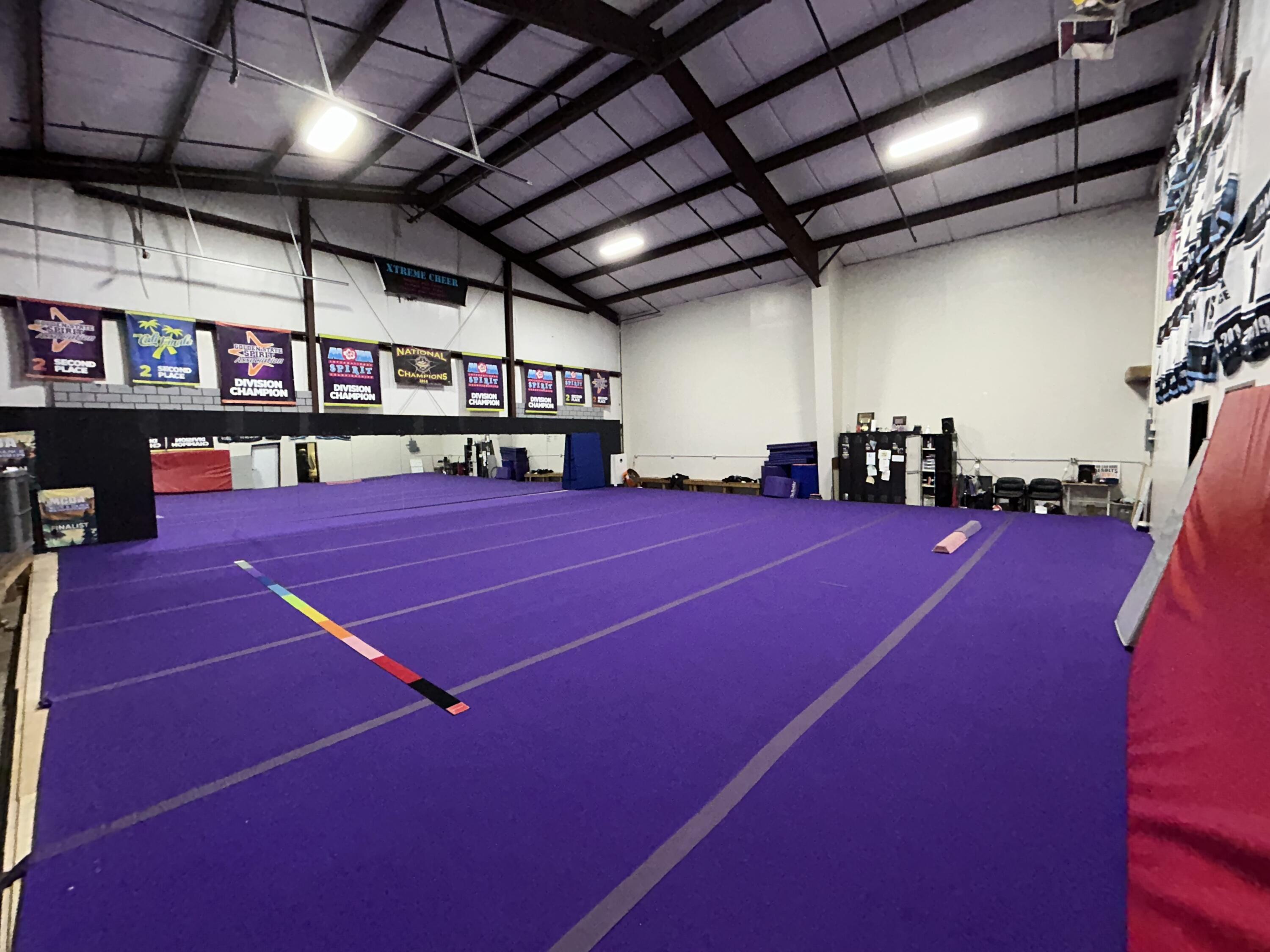 1129 E Batavia Ct, Tulare, CA 93274