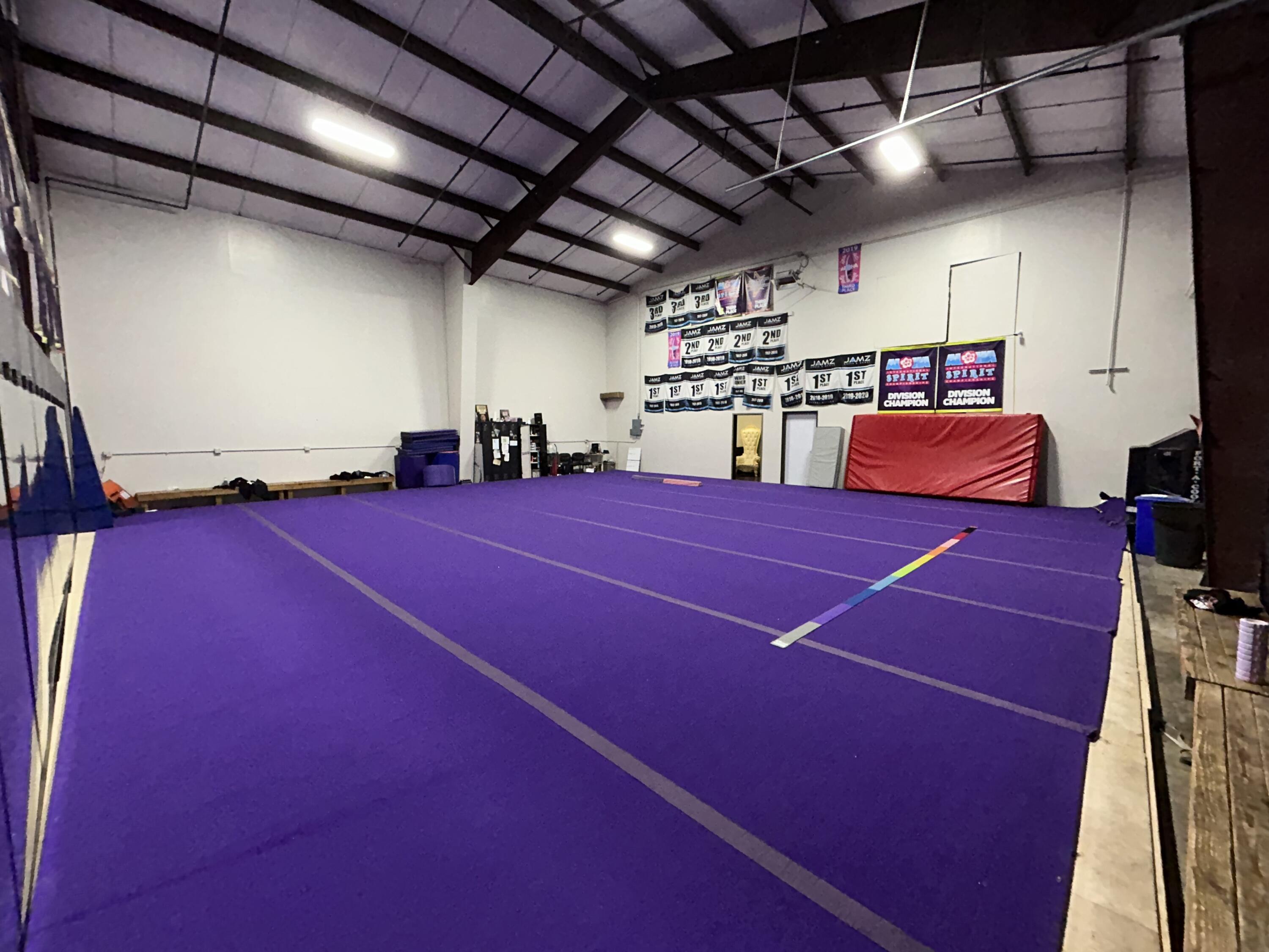 1129 E Batavia Ct, Tulare, CA 93274