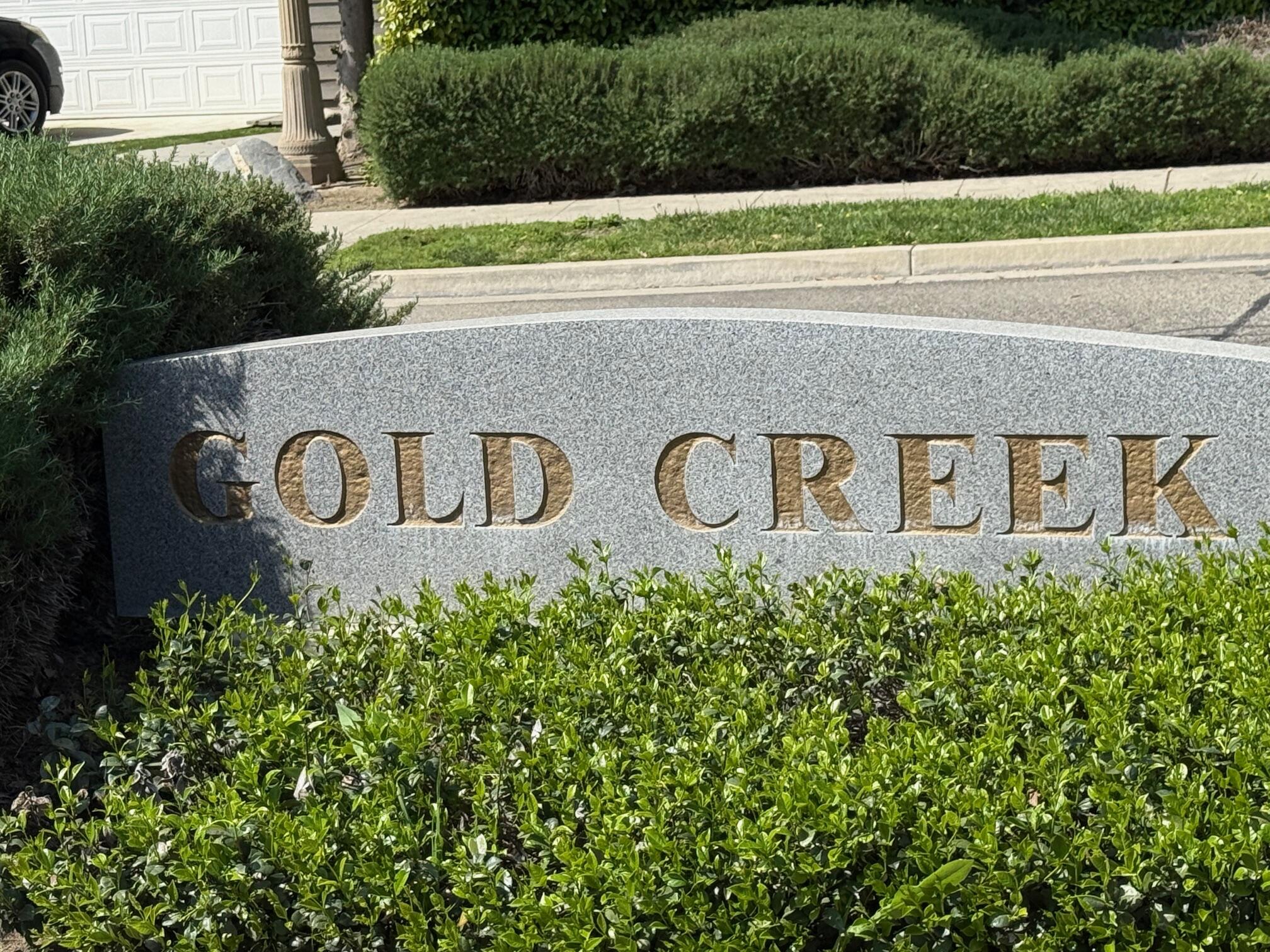 5730 W Laura Ct, Visalia, CA 93277