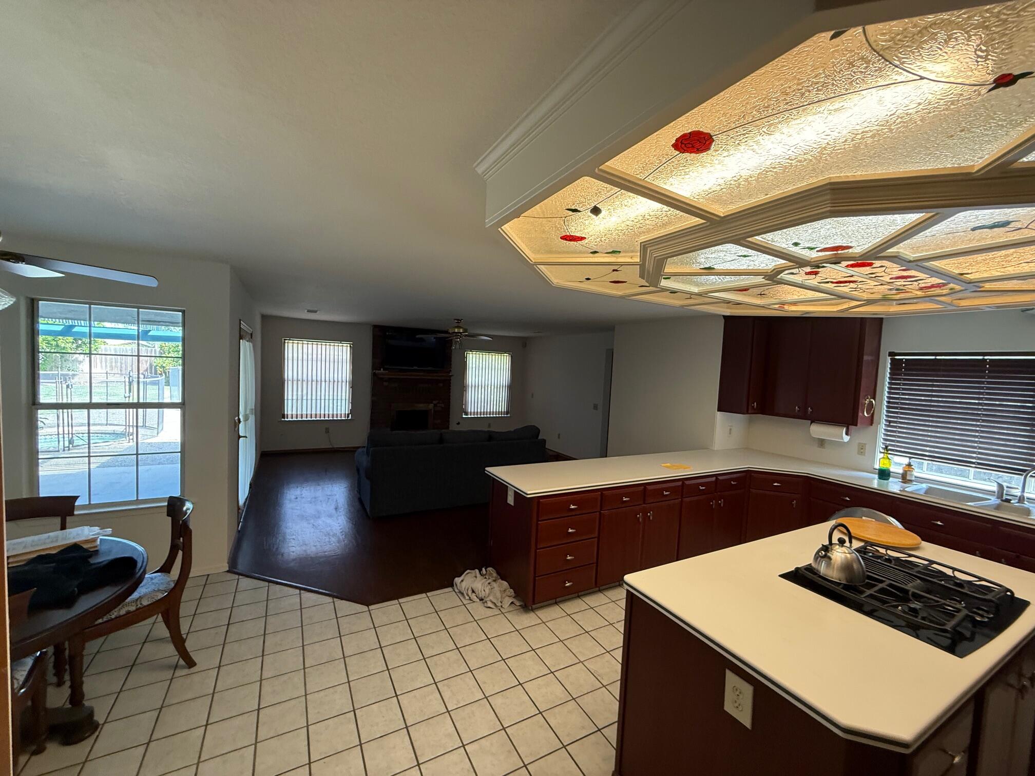 5730 W Laura Ct, Visalia, CA 93277