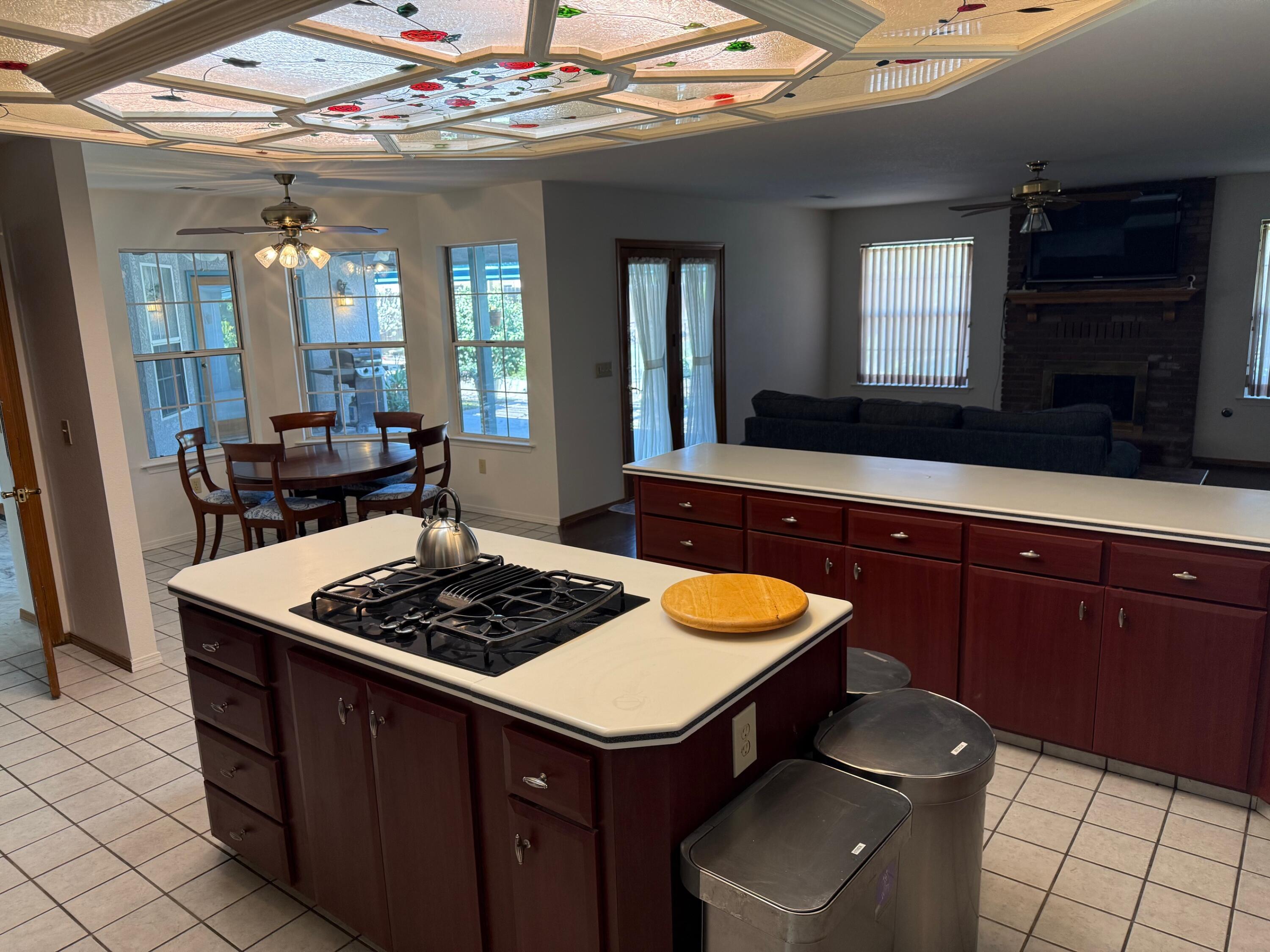 5730 W Laura Ct, Visalia, CA 93277