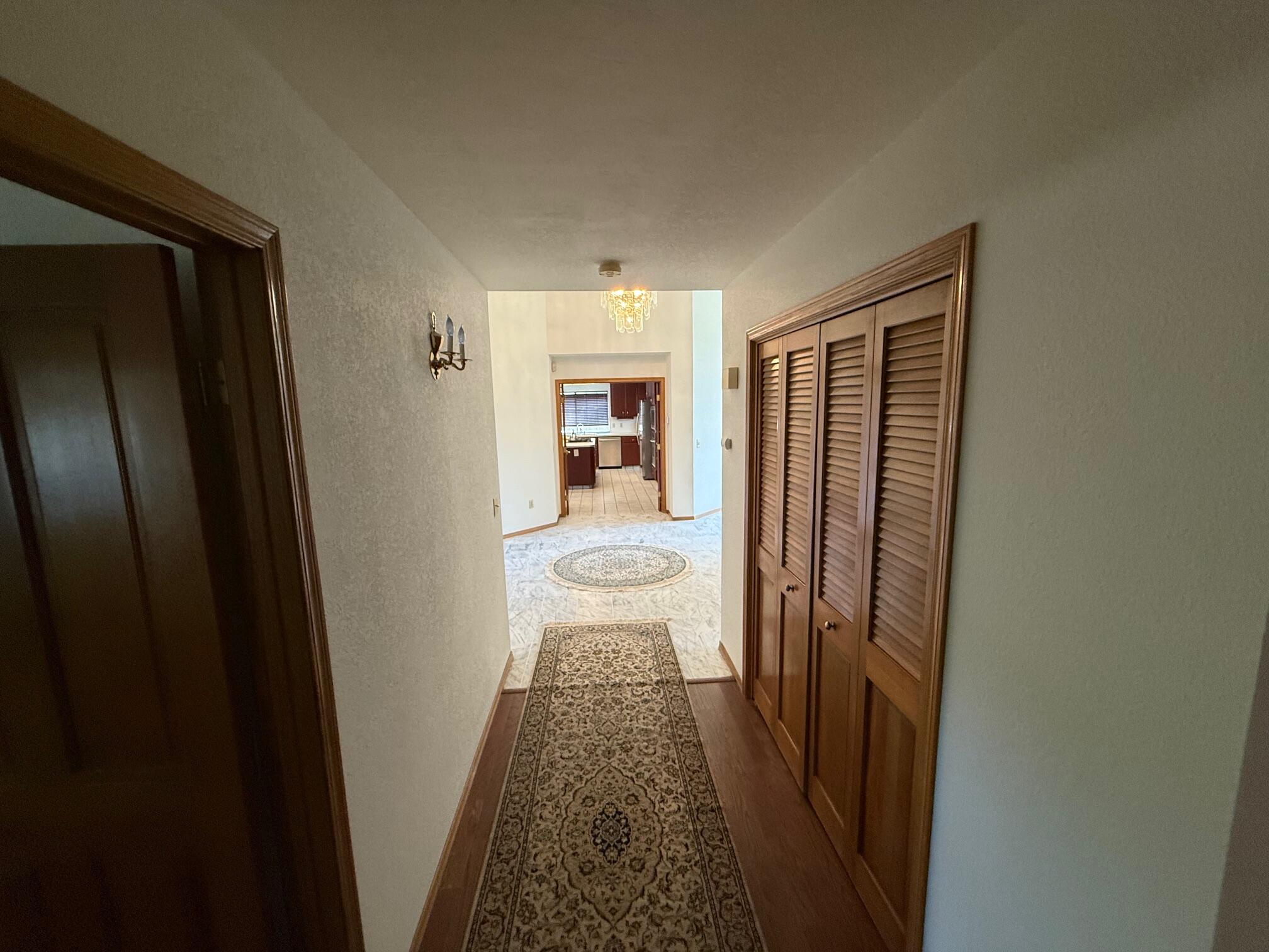 5730 W Laura Ct, Visalia, CA 93277