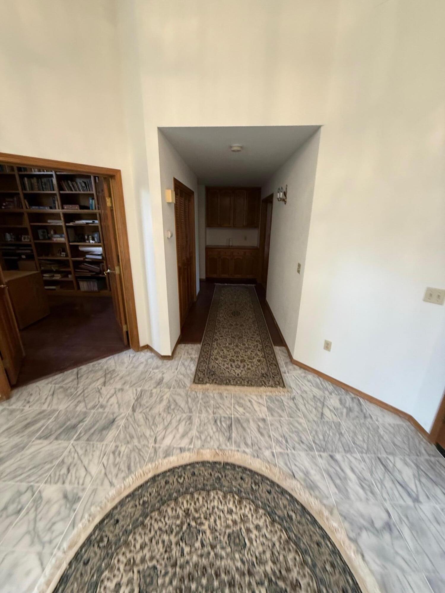 5730 W Laura Ct, Visalia, CA 93277