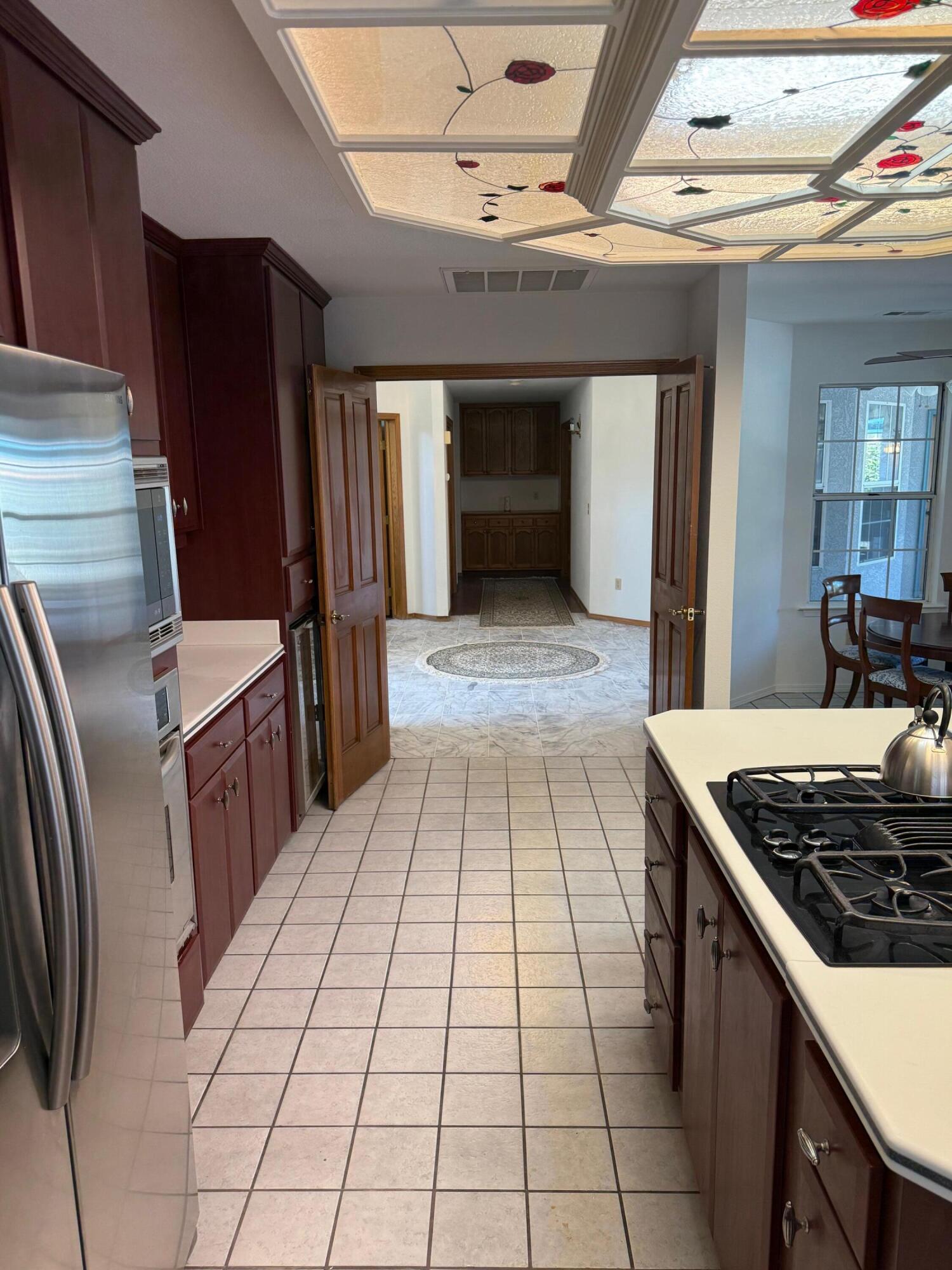 5730 W Laura Ct, Visalia, CA 93277