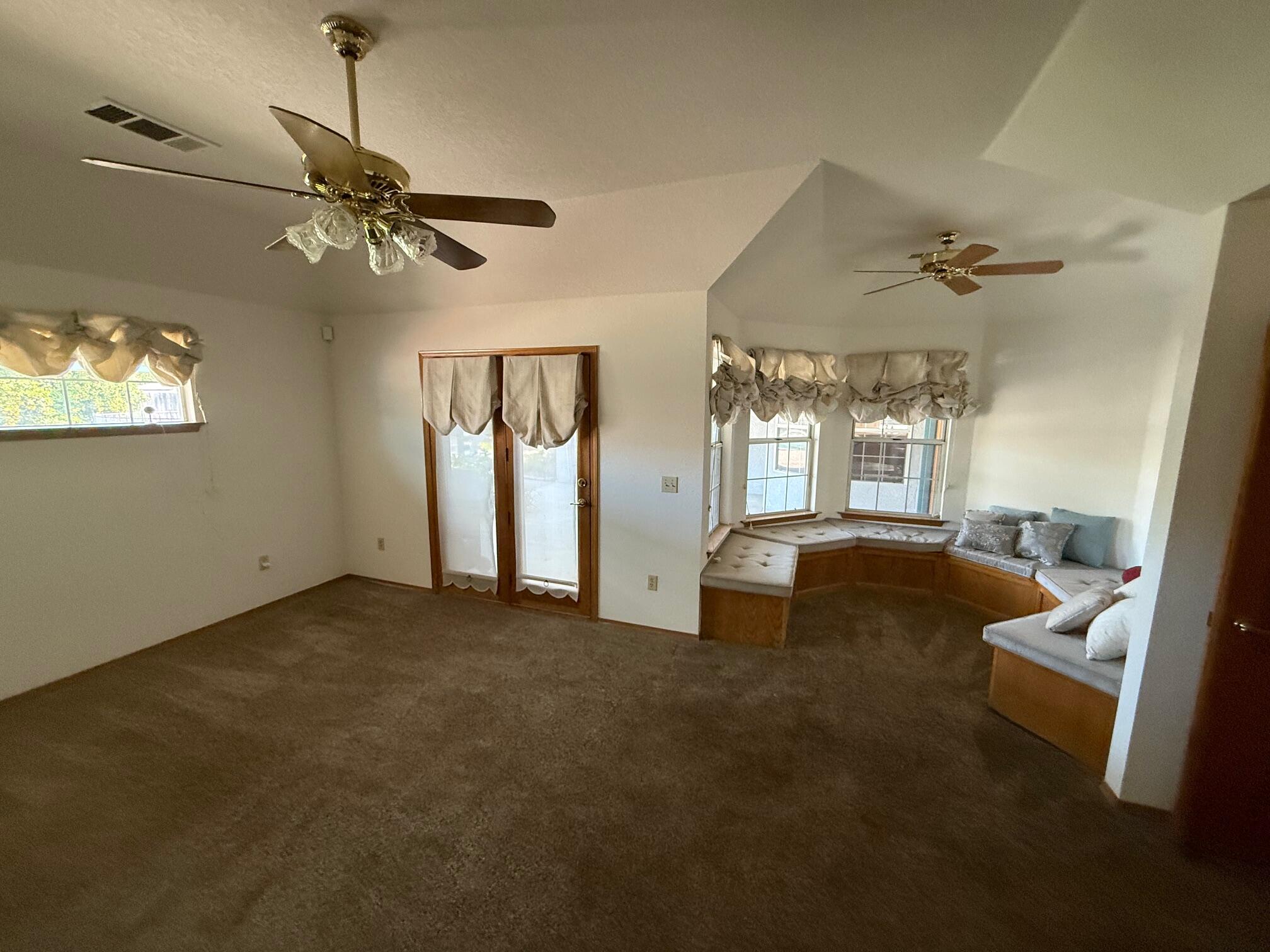 5730 W Laura Ct, Visalia, CA 93277