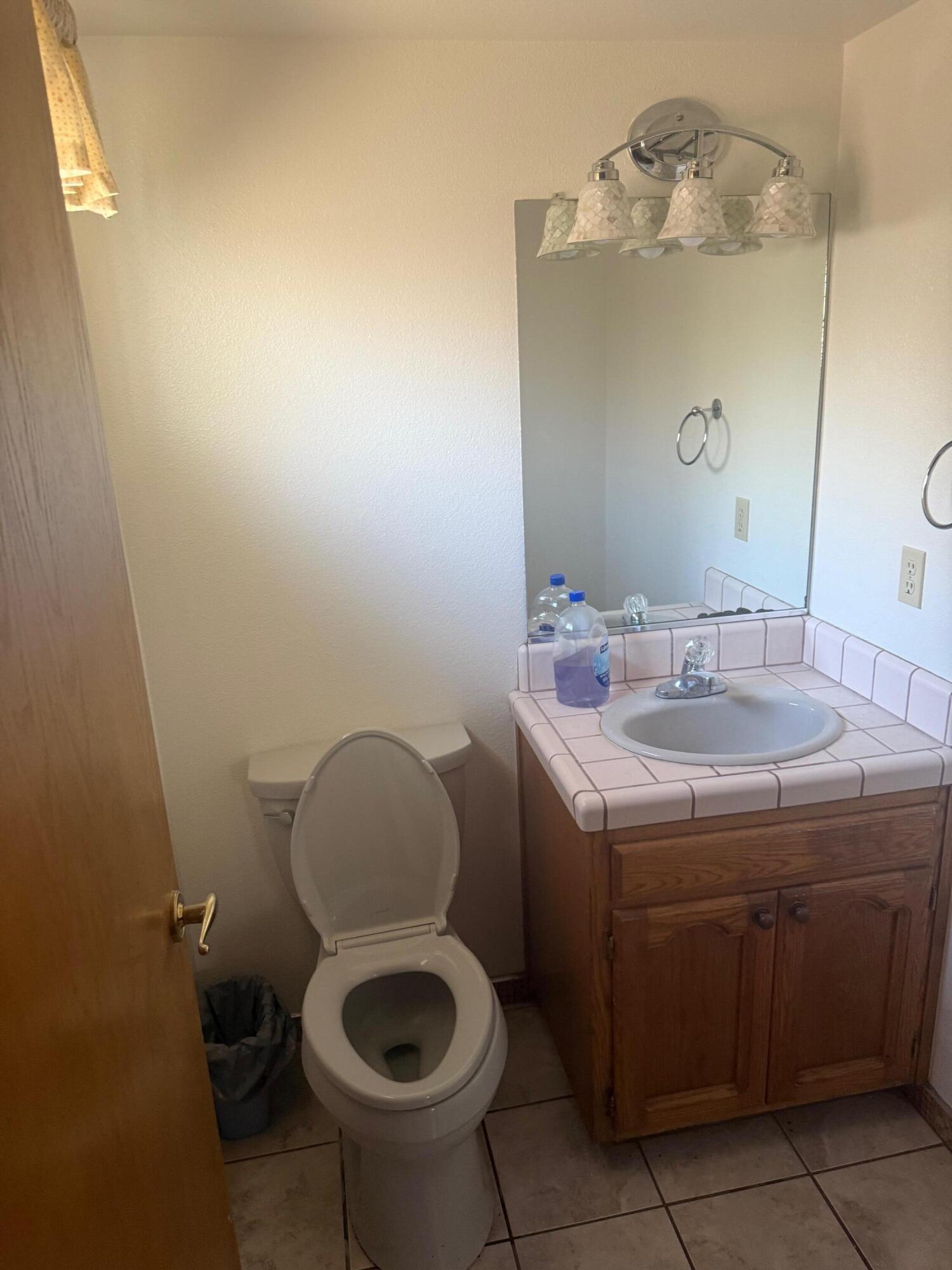 5730 W Laura Ct, Visalia, CA 93277