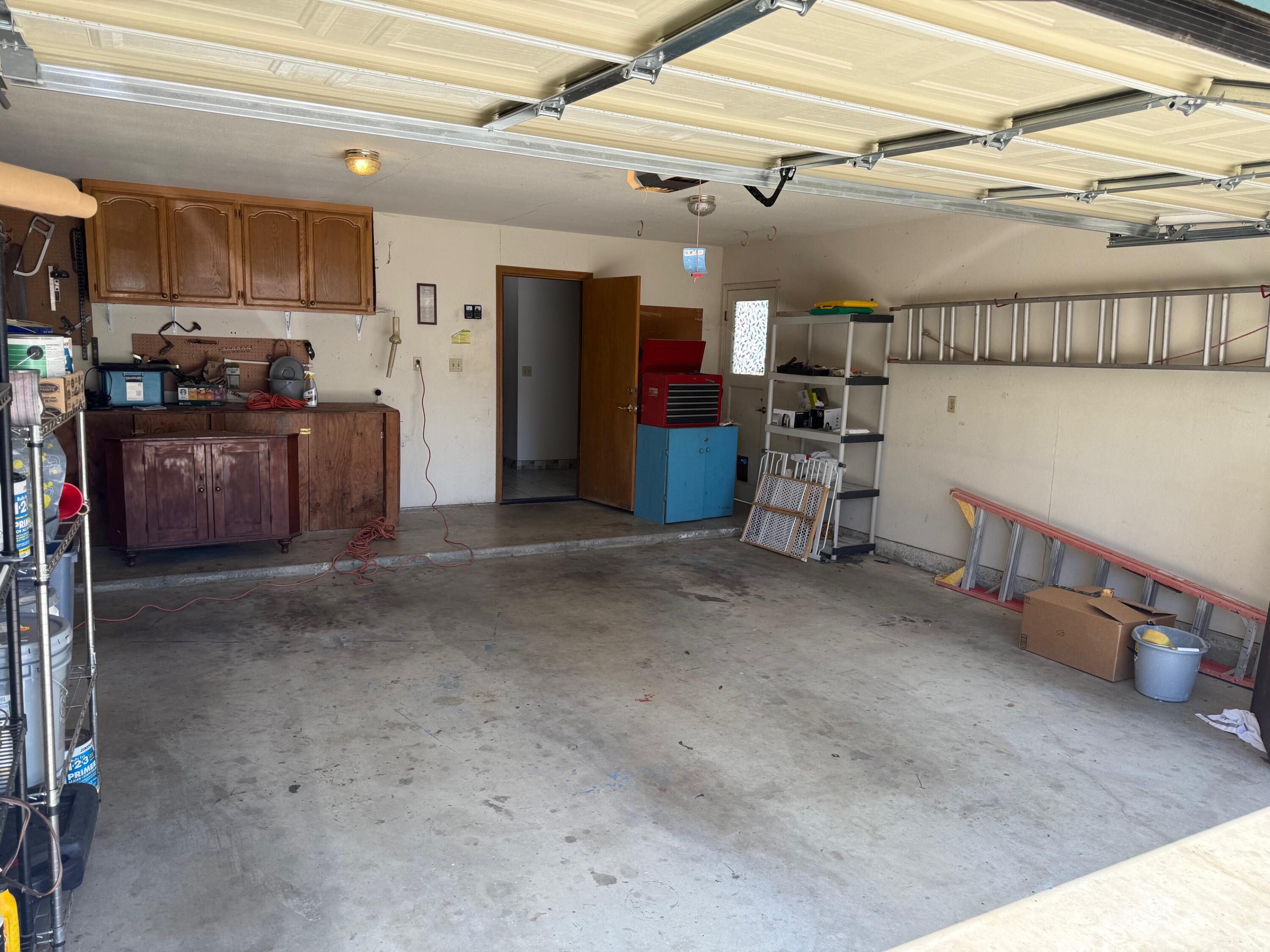 5730 W Laura Ct, Visalia, CA 93277